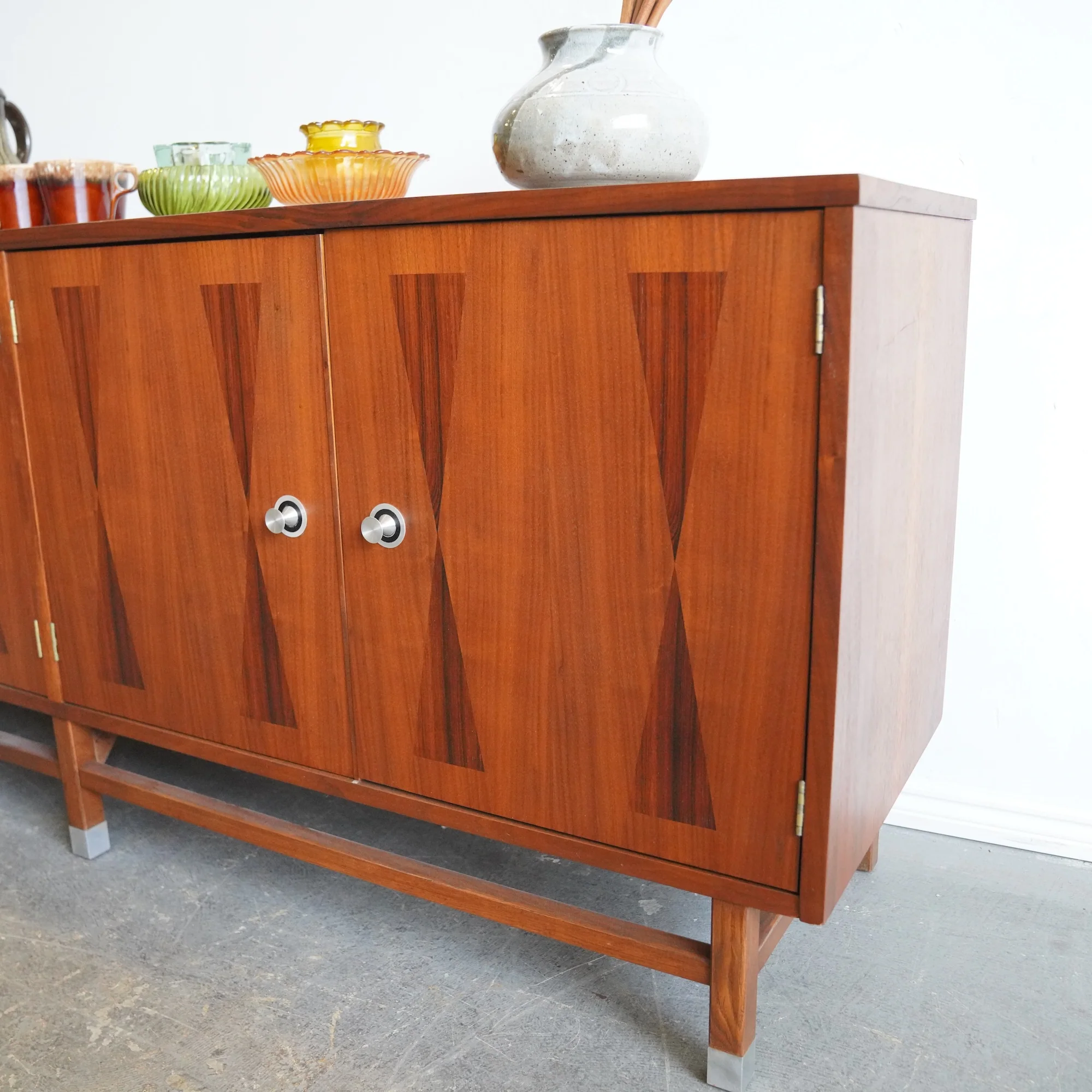 1960s Mid-Century Rosewood and Walnut Credenza by Stanley - Image 5
