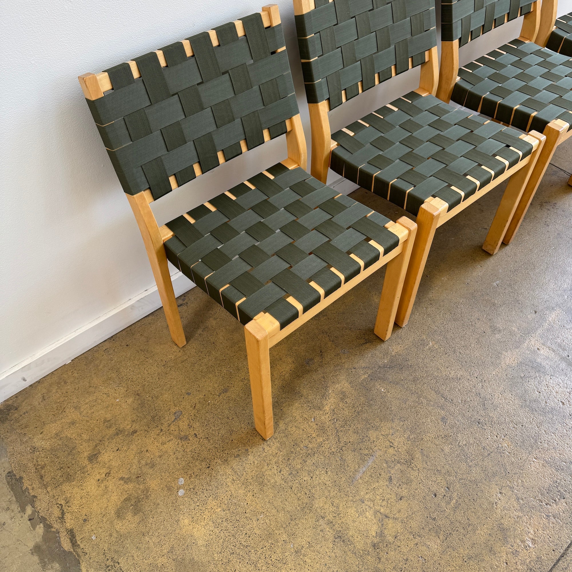 Alvar Alto set of 4 Model 611 Stacking Dining Chairs (New Webbing) - Image 5