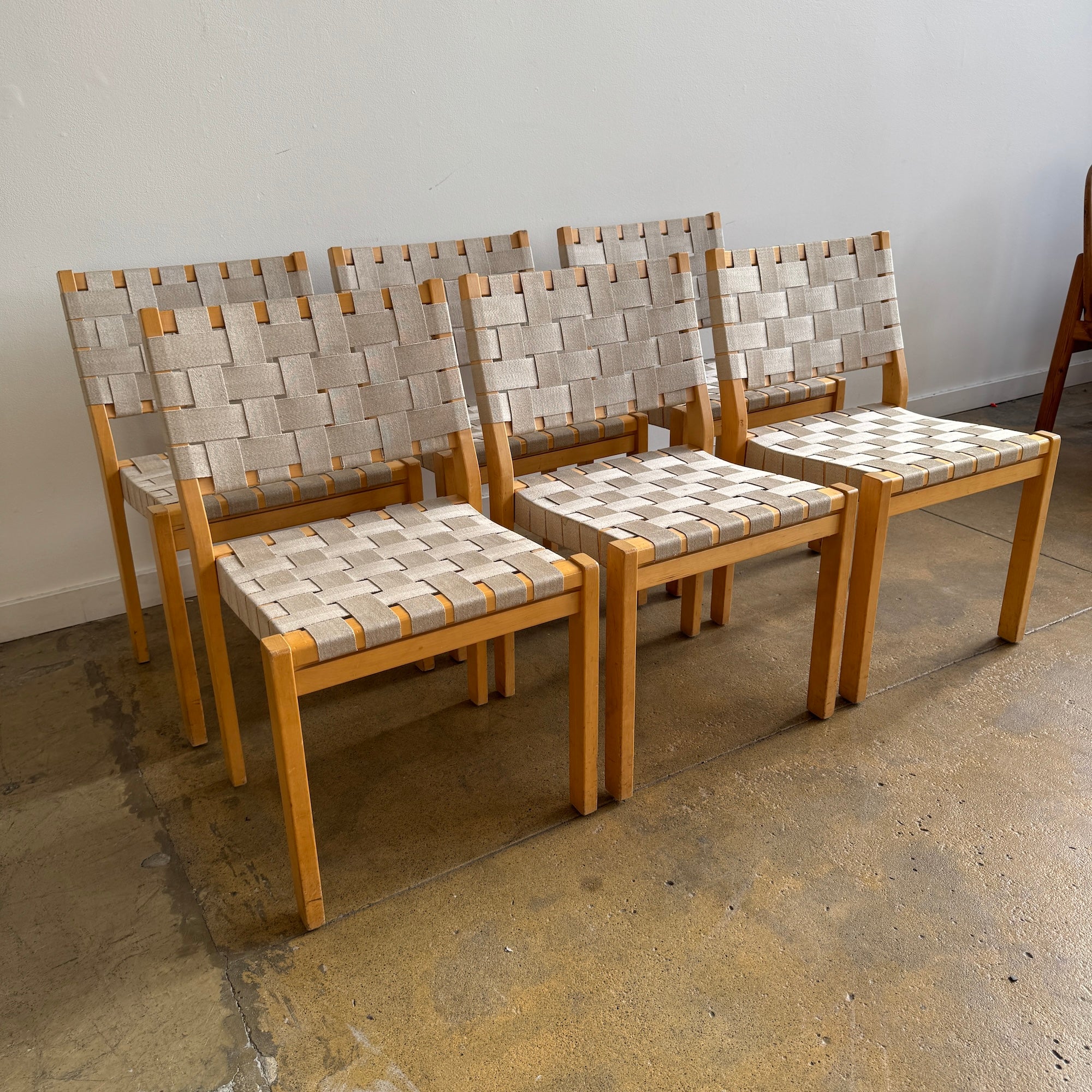 Alvar Alto set of 6 Model 611 Dining Chairs (Birch/Natural) - Image 3