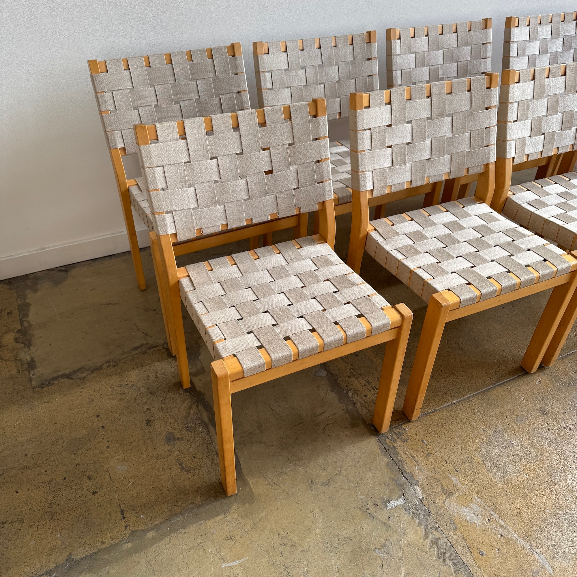 Alvar Alto set of 6 Model 611 Dining Chairs (Birch/Natural) - Image 4