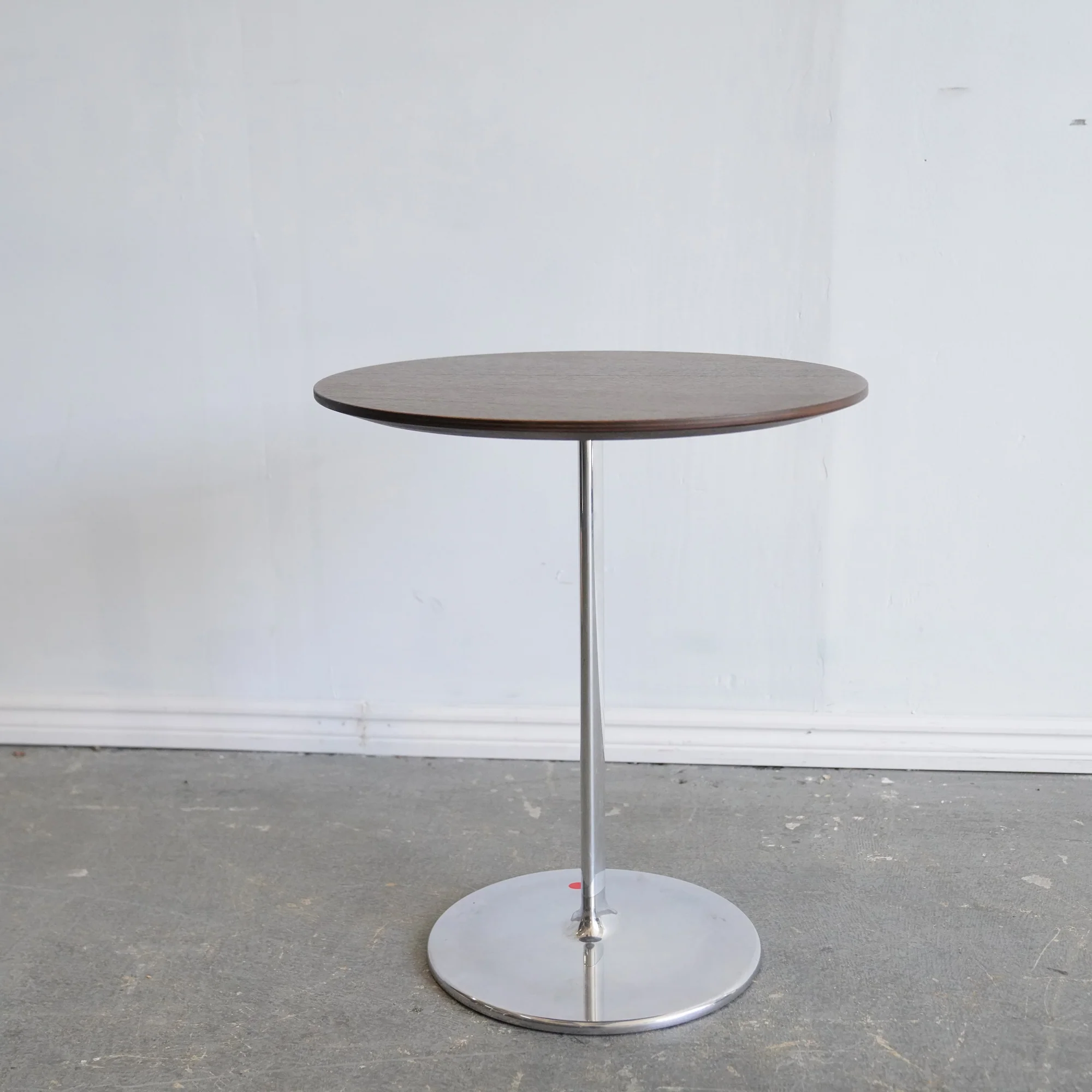 Andreu World Occasional Tulip side table