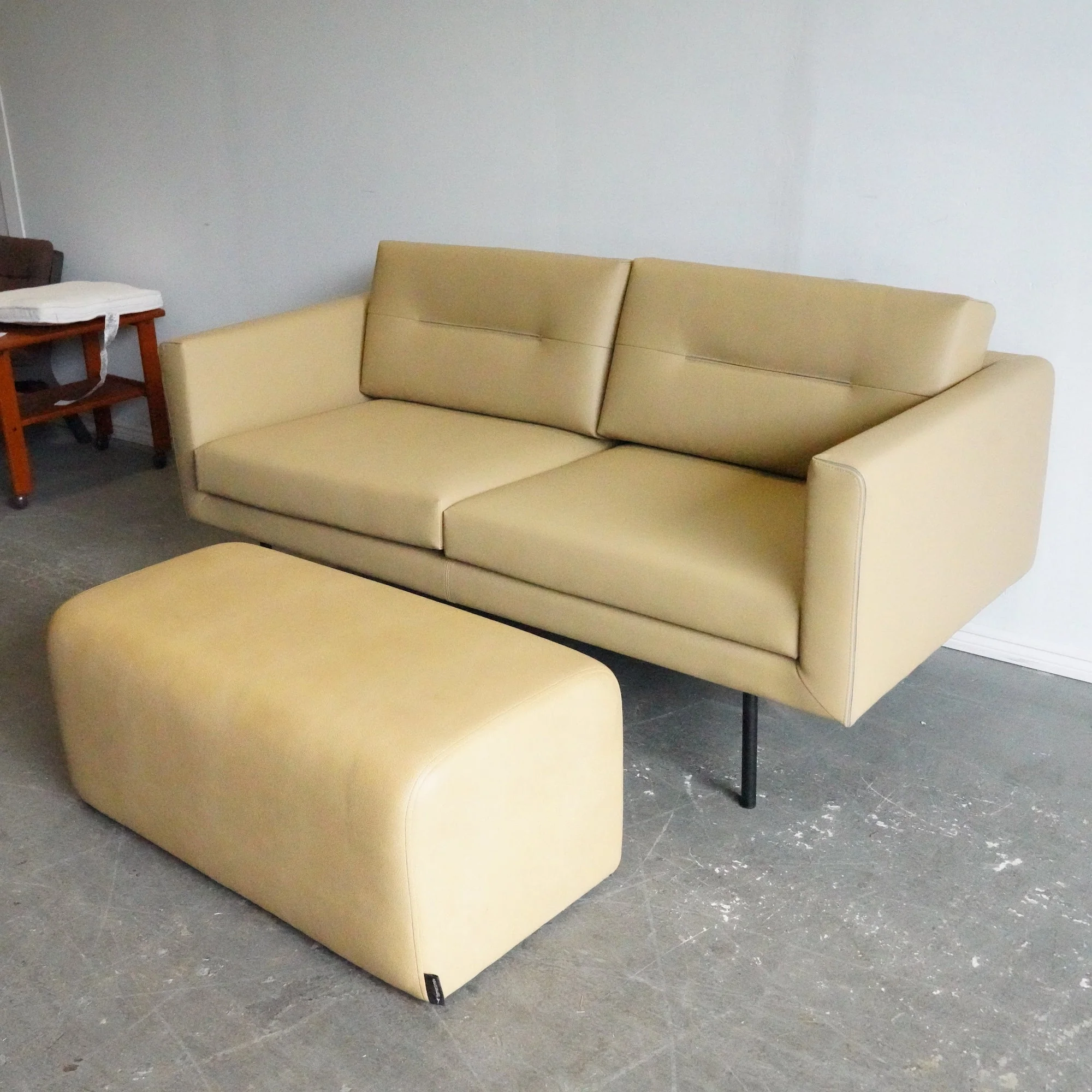 Andreu World Top grain Leather Element sofa - Image 2