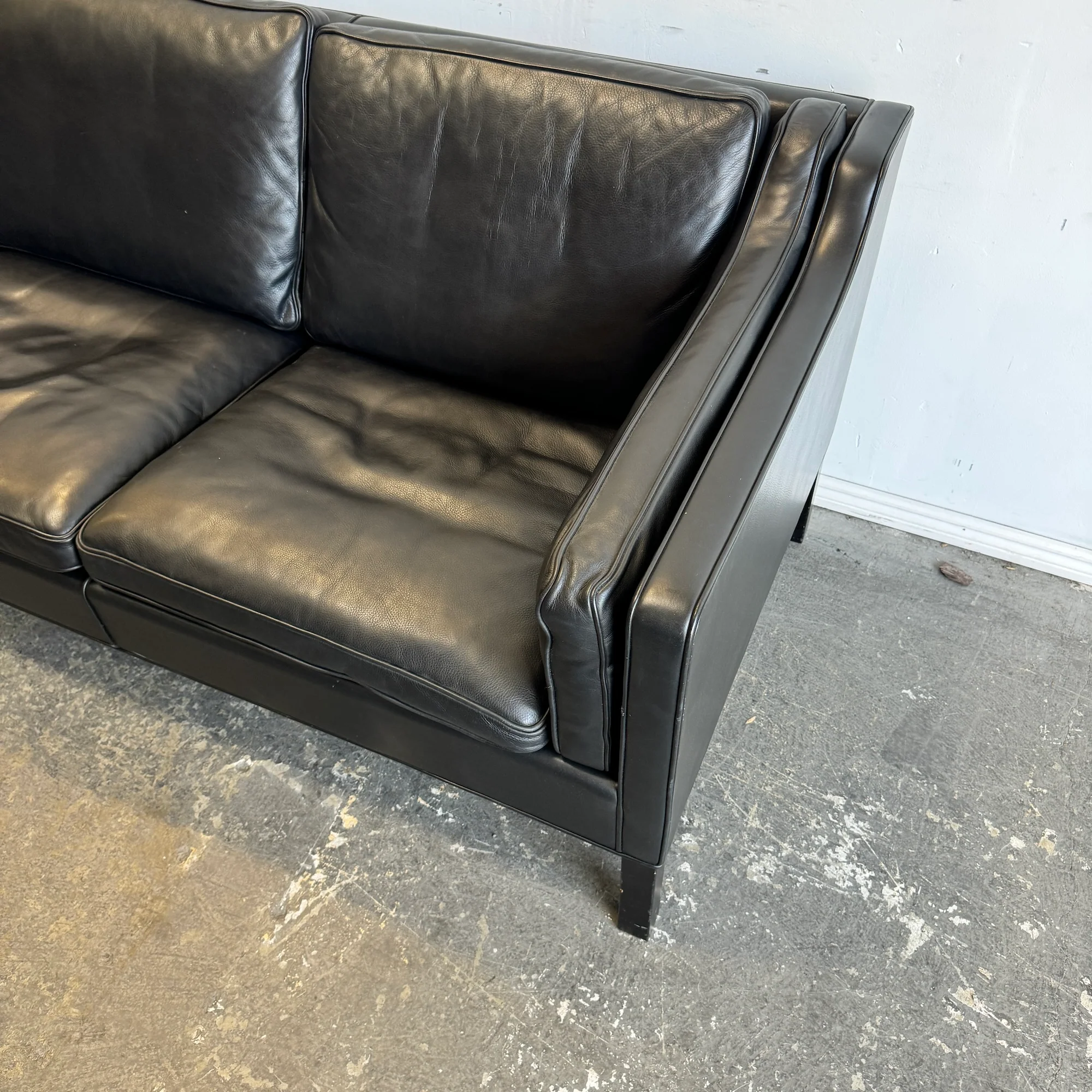 Authentic! Borge Mogensen 2213 Leather Three Seater sofa by Fredericia - Image 4