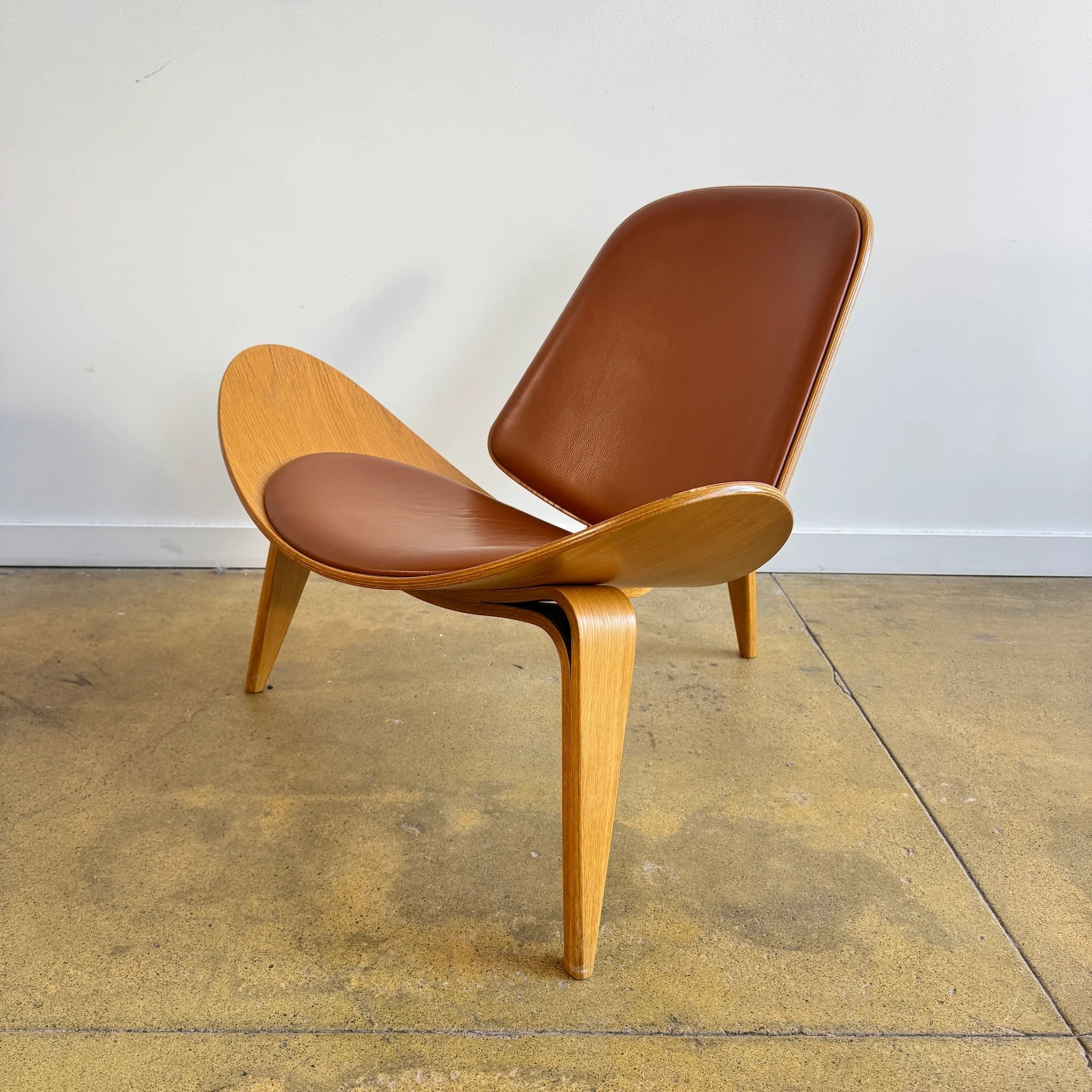 Authentic! Hans Wegner Shell chair by Carl Hansen & Søn - Image 2