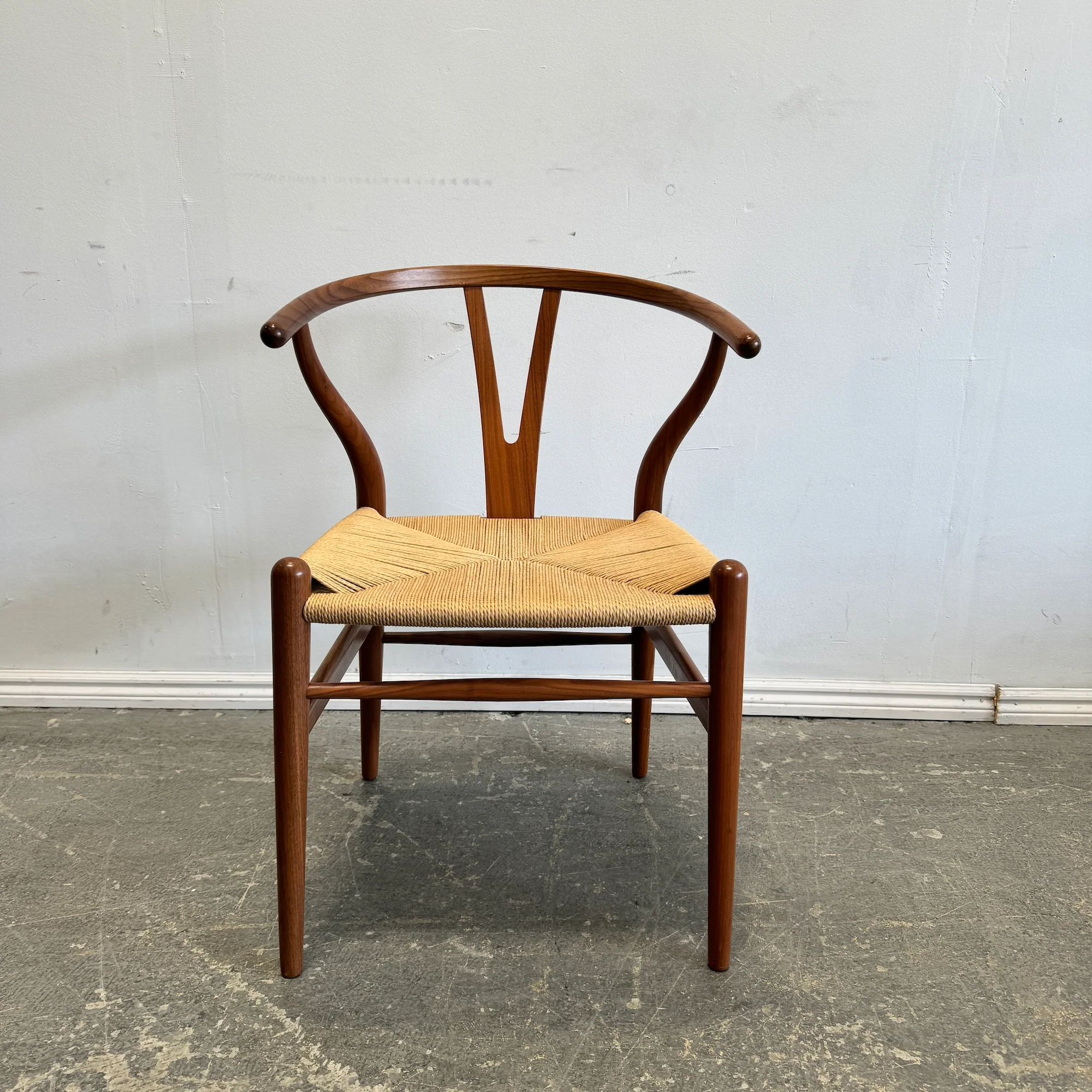 Authentic! Hans Wegner walnut wishbone Chair by Carl Hansen