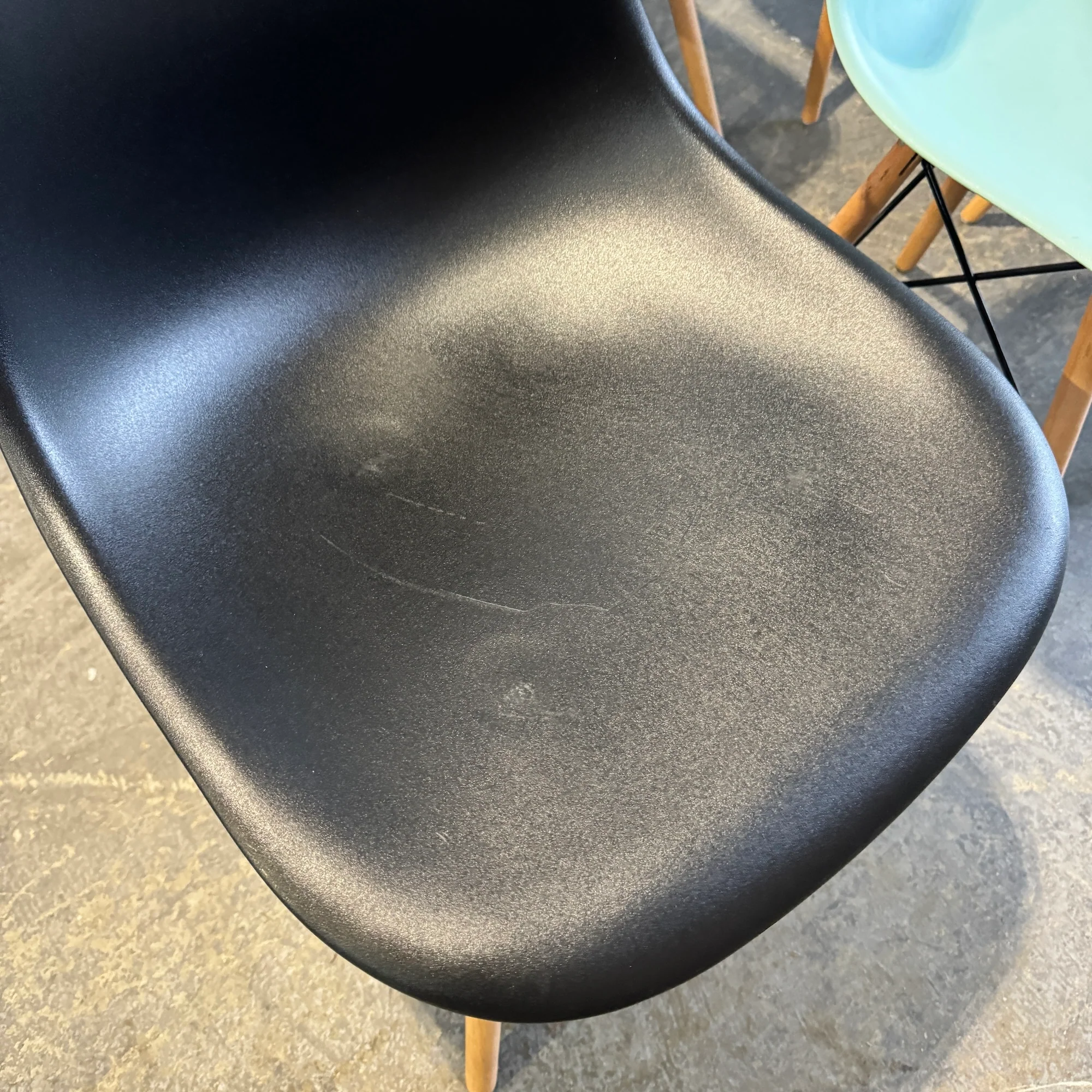 Authentic! Herman Miller Assorted of 8 different color Eames side chairs - Image 7