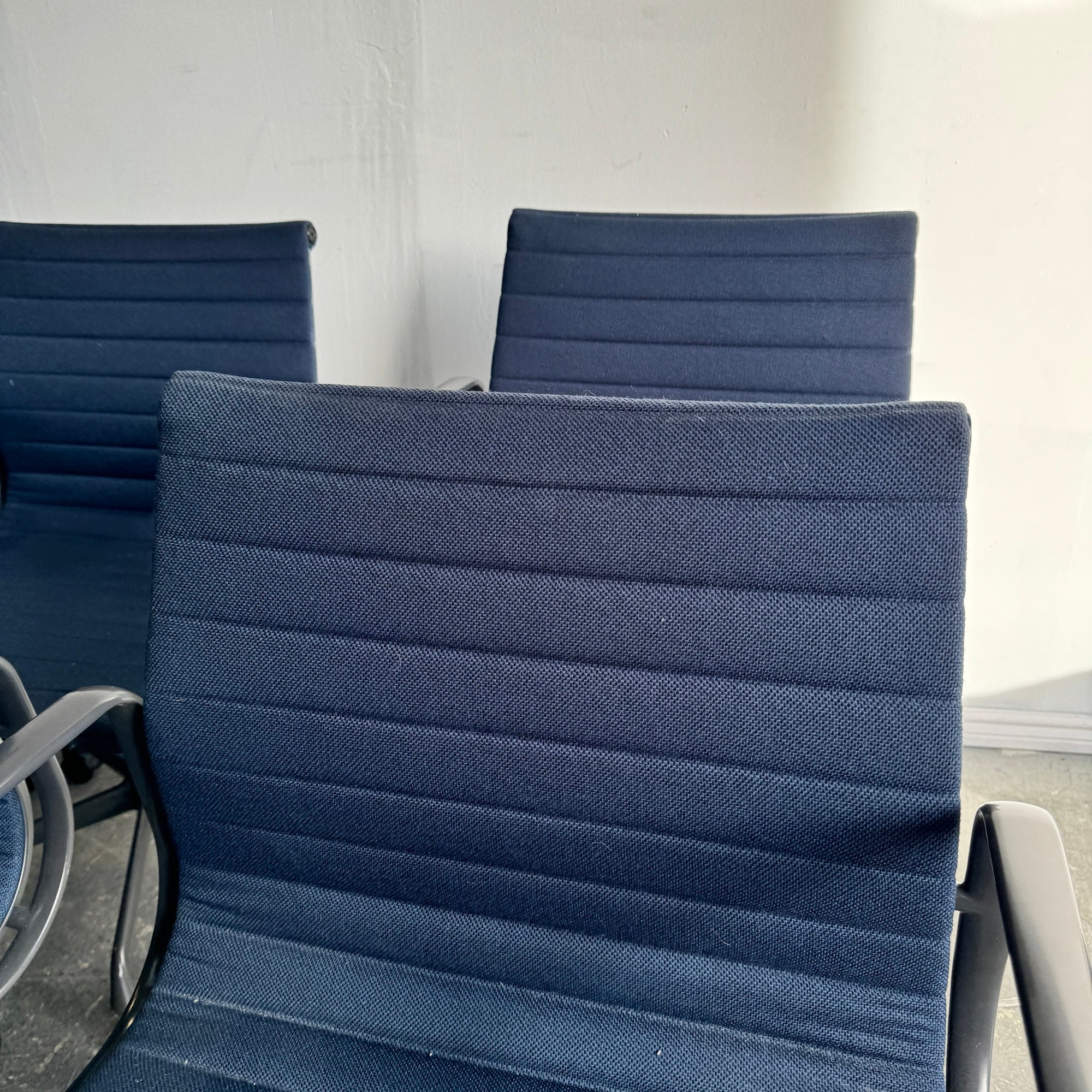 Authentic! Herman Miller Eames Aluminum Group Chair - Image 12