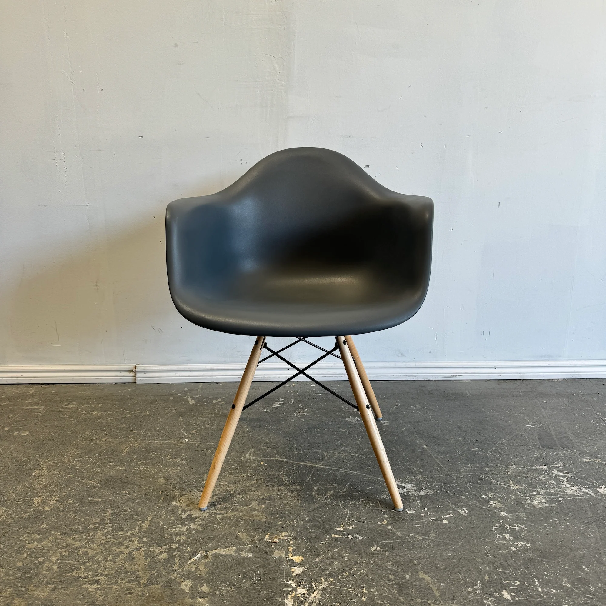 Authentic! Herman Miller Eames Armchair