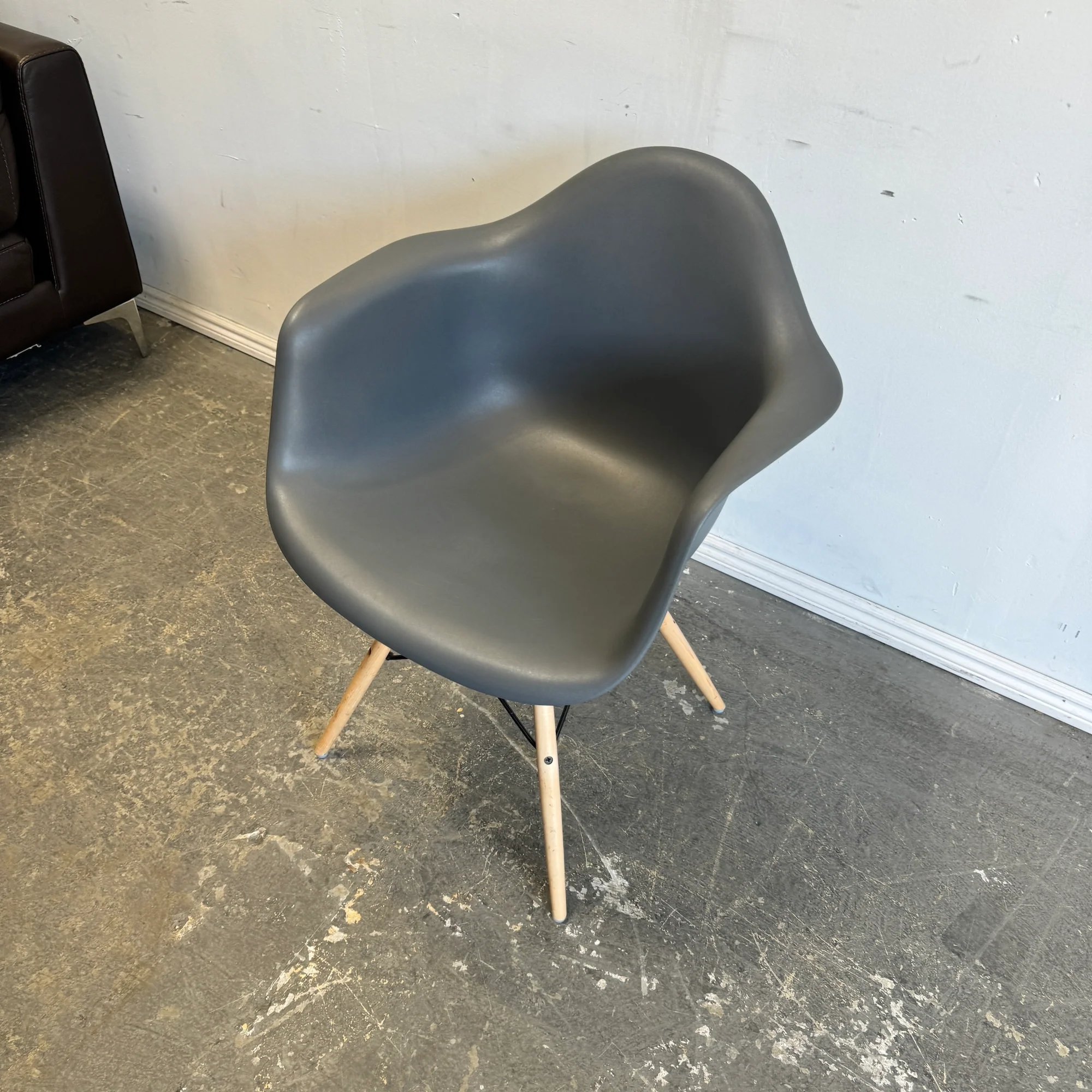 Authentic! Herman Miller Eames Armchair - Image 3