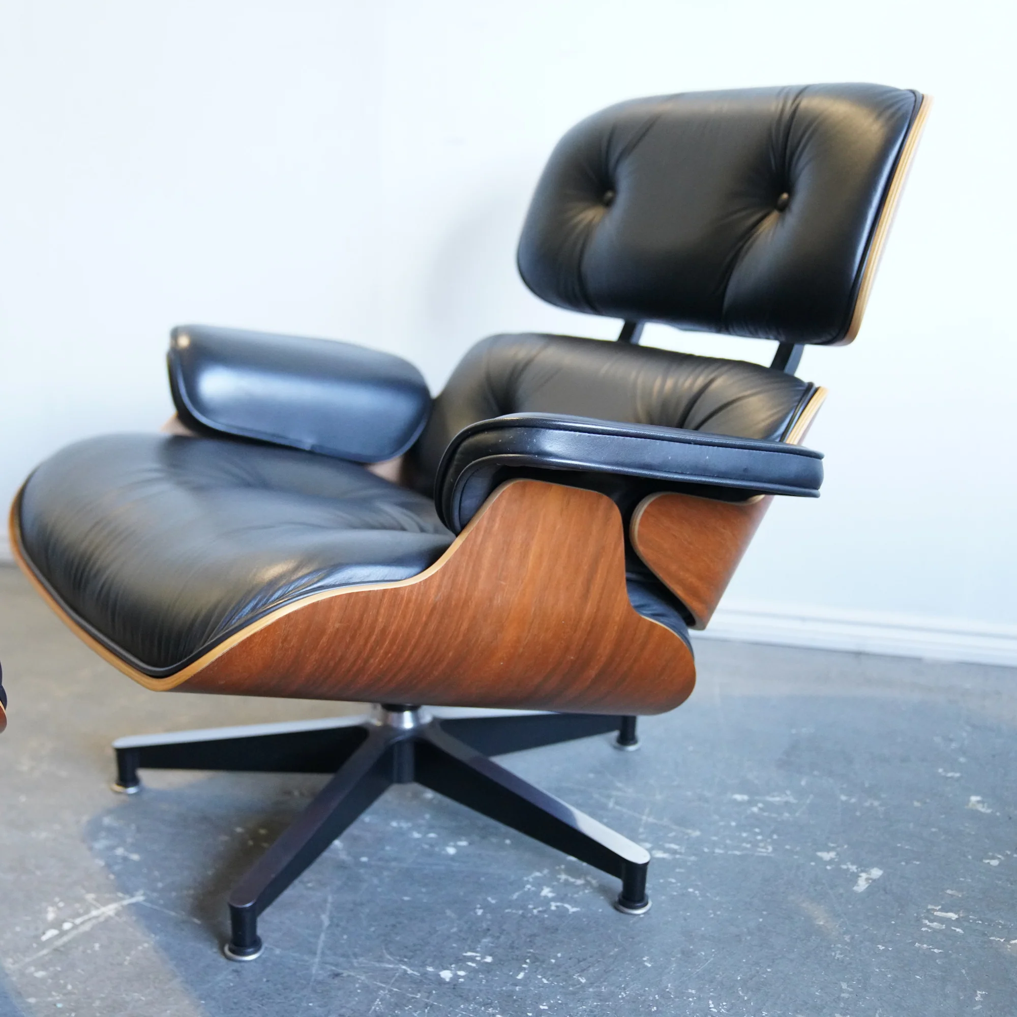 Authentic Herman Miller Eames Lounge Chair - Image 2