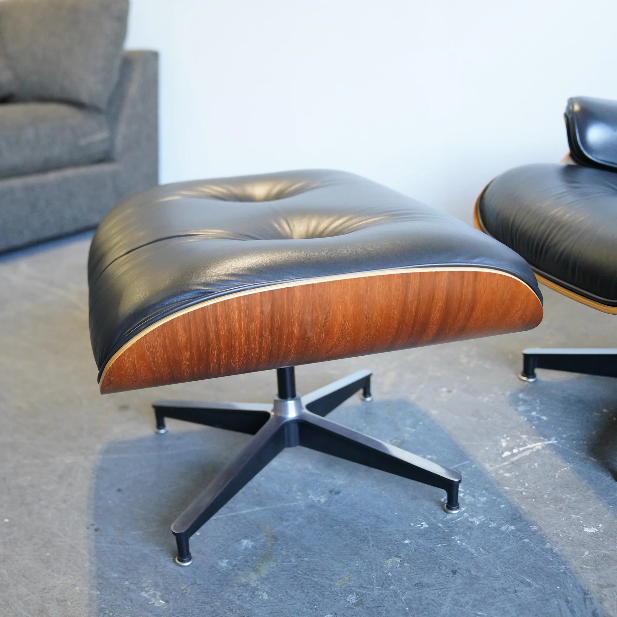 Authentic Herman Miller Eames Lounge Chair - Image 3