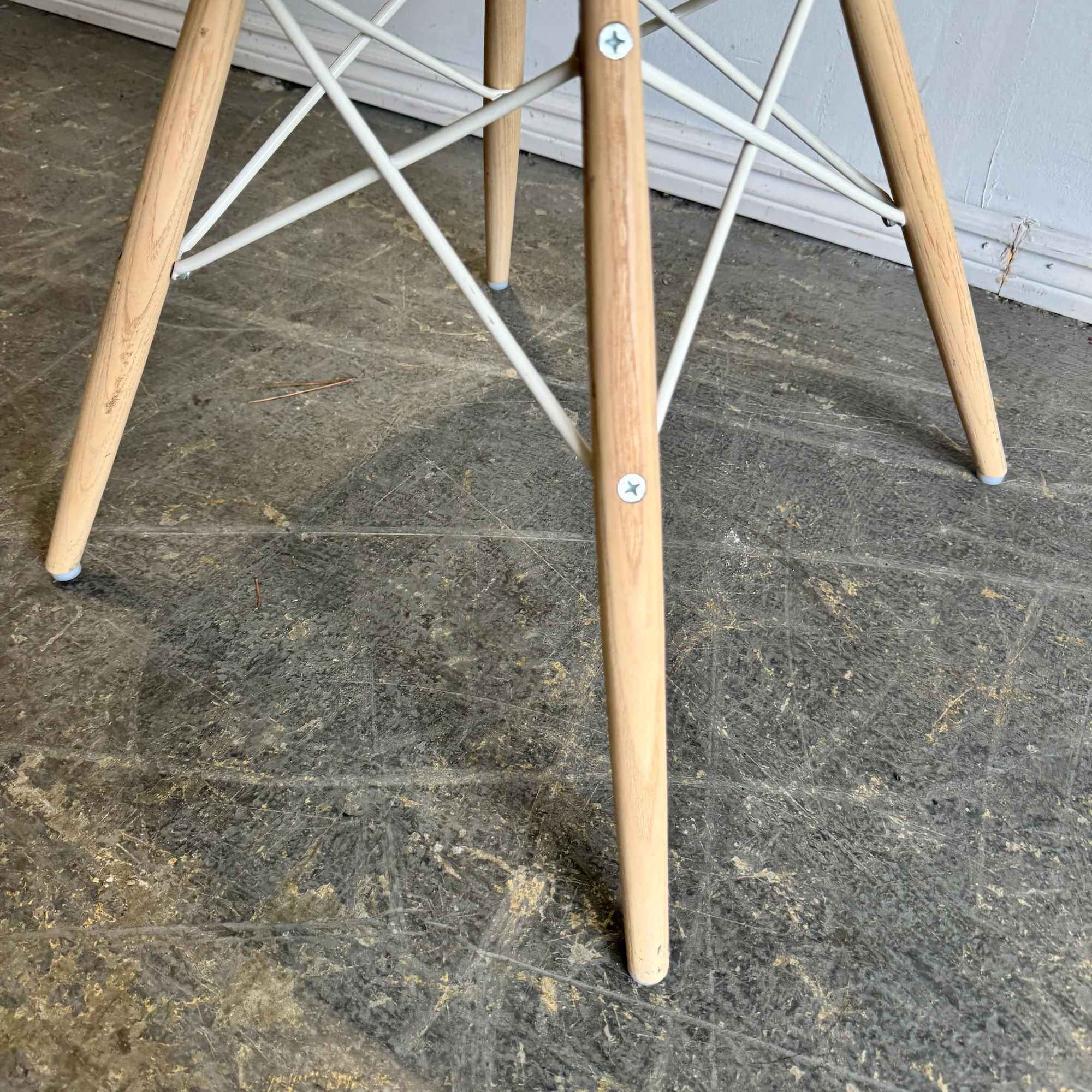 Authentic! Herman Miller Eames Molded Fiberglass Side Chair - Image 5
