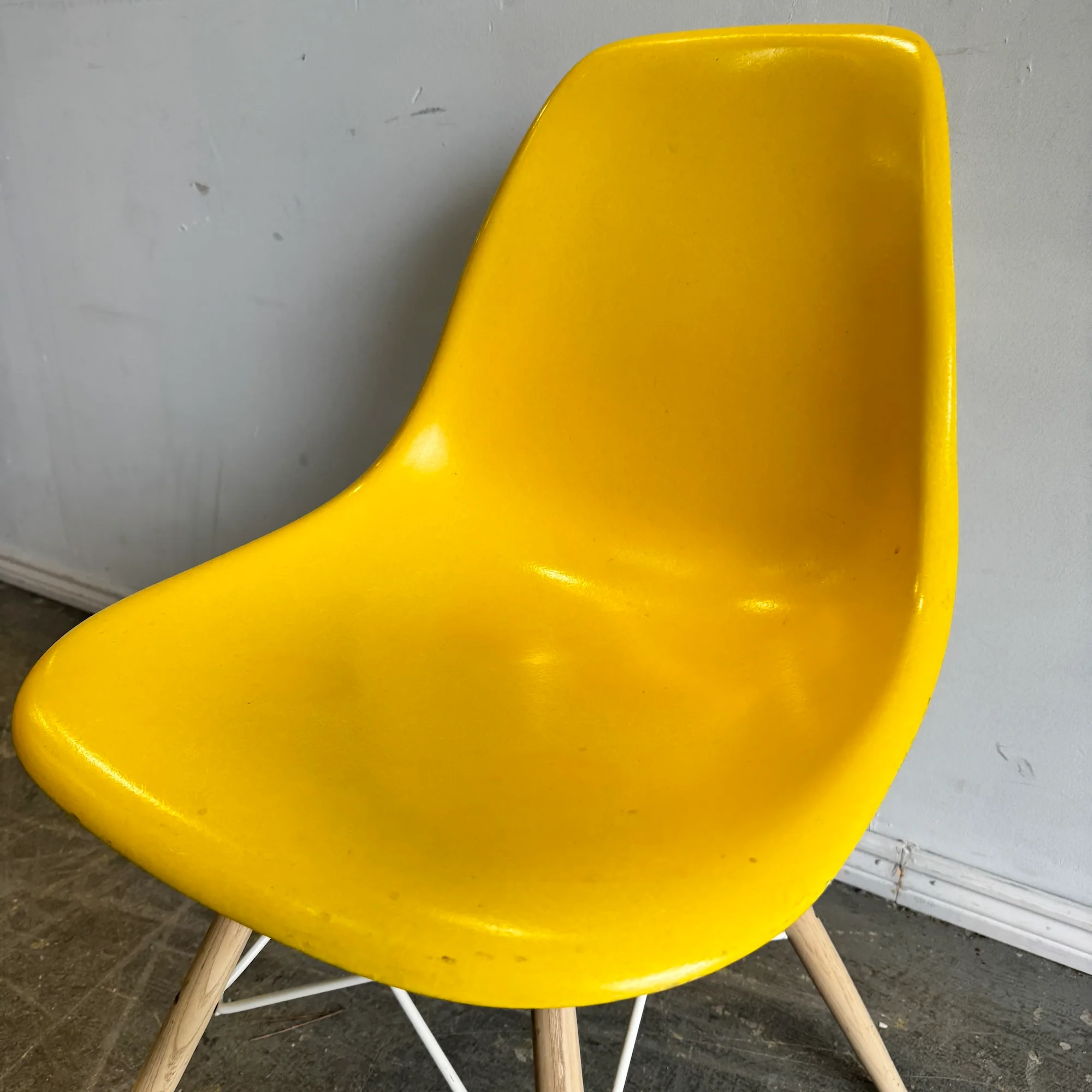 Authentic! Herman Miller Eames Molded Fiberglass Side Chair - Image 6