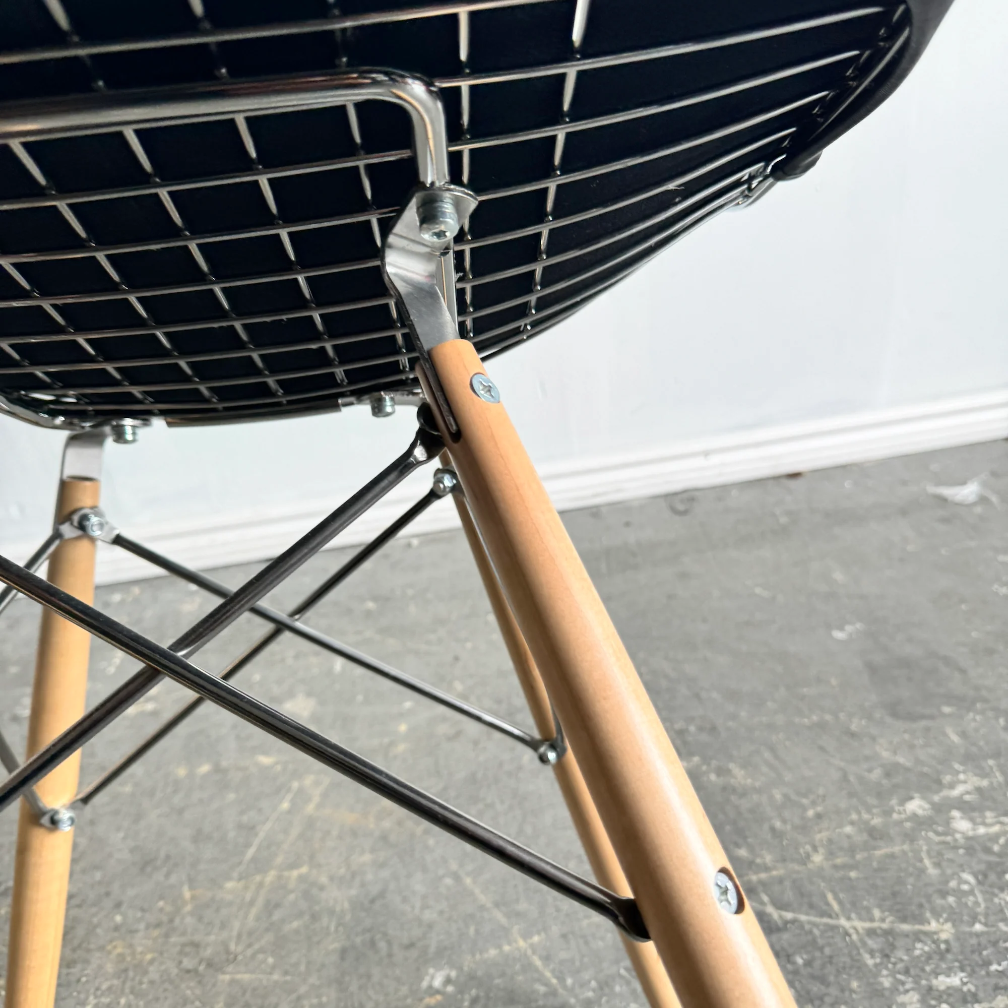 Authentic! Herman Miller Eames Wire Chair, with Bikini - Image 6