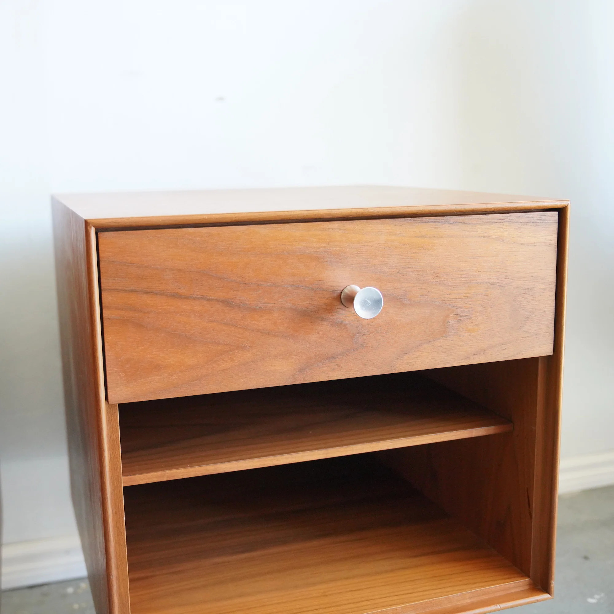 Authentic! Herman Miller pair of George Nelson Nighstands - Image 5