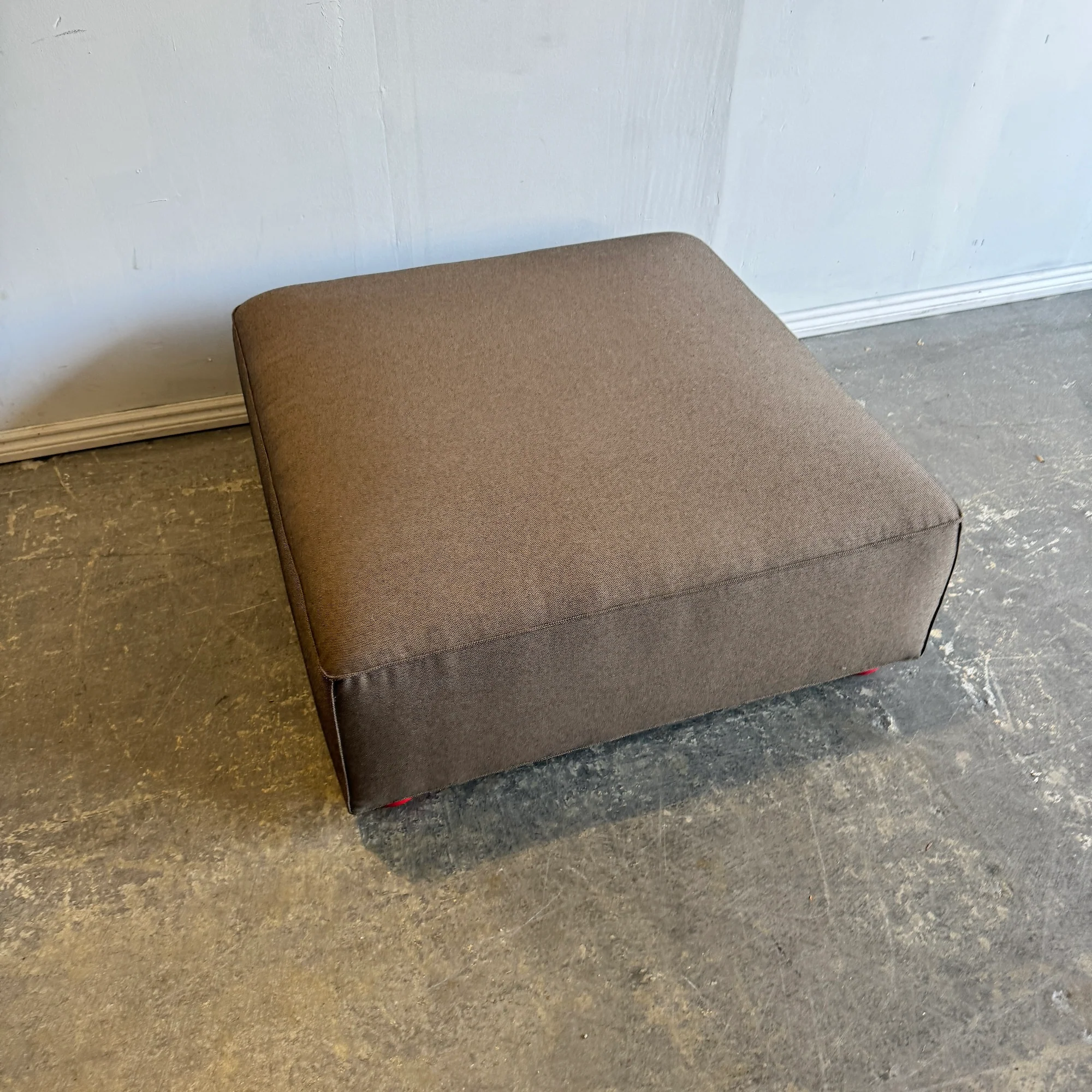 Authentic! Knoll Barber Osgerby ottoman - Image 2