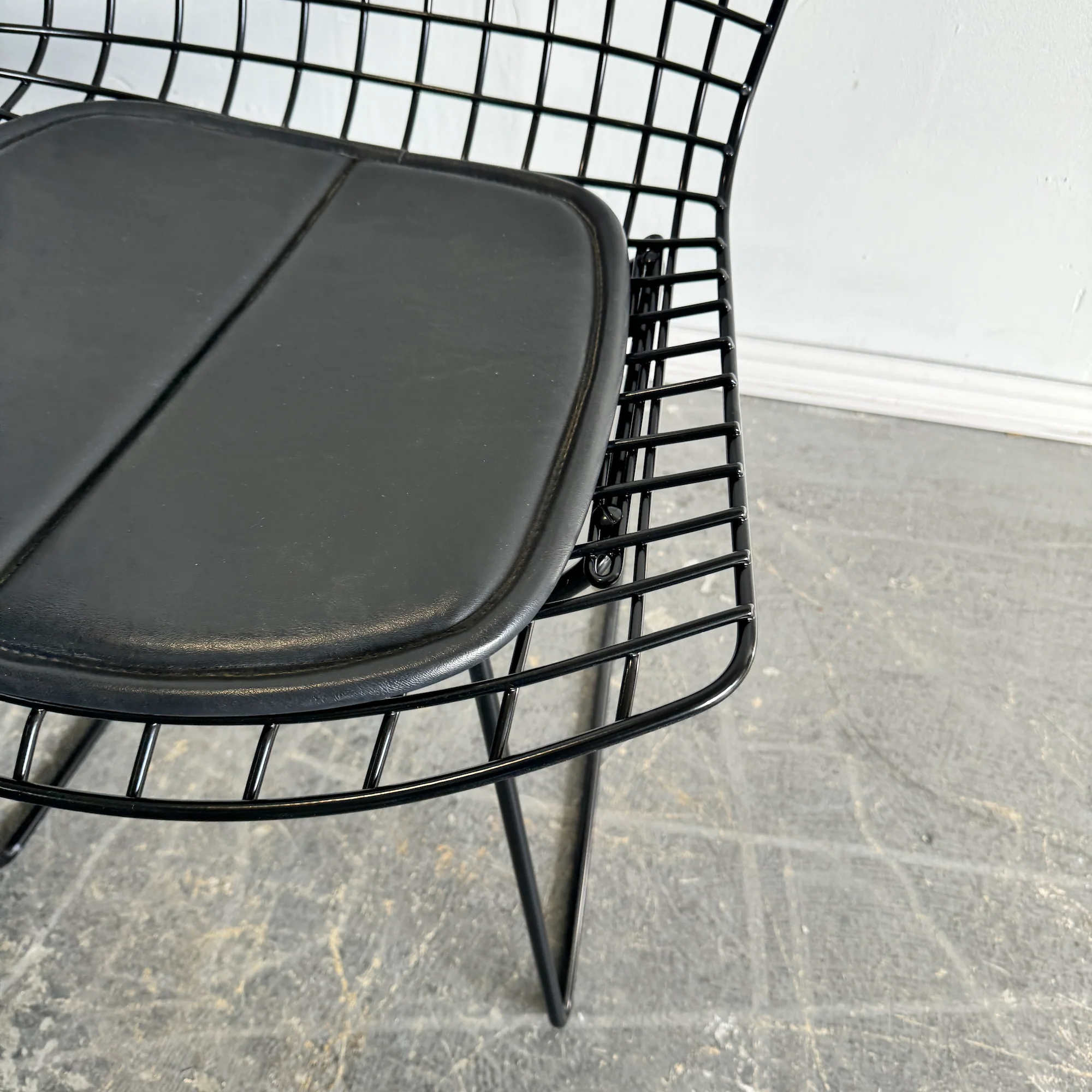 Authentic! Knoll Bertoia Side chairs with leather pad (Set of 4) - Image 10