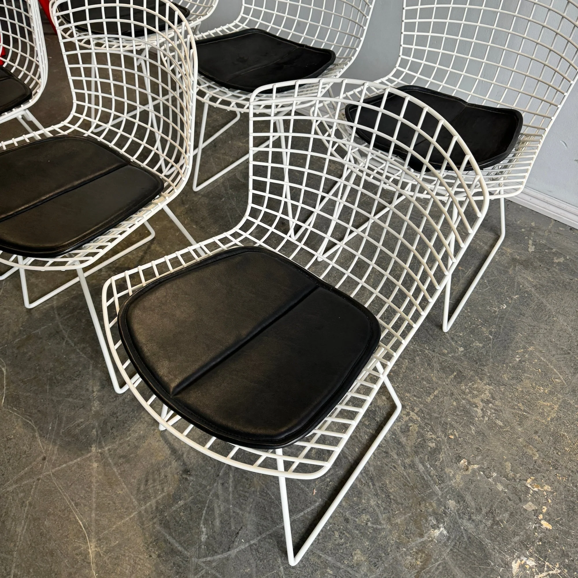 Authentic! Knoll Bertoia Side chairs with leather pad (Set of 6) - Image 5