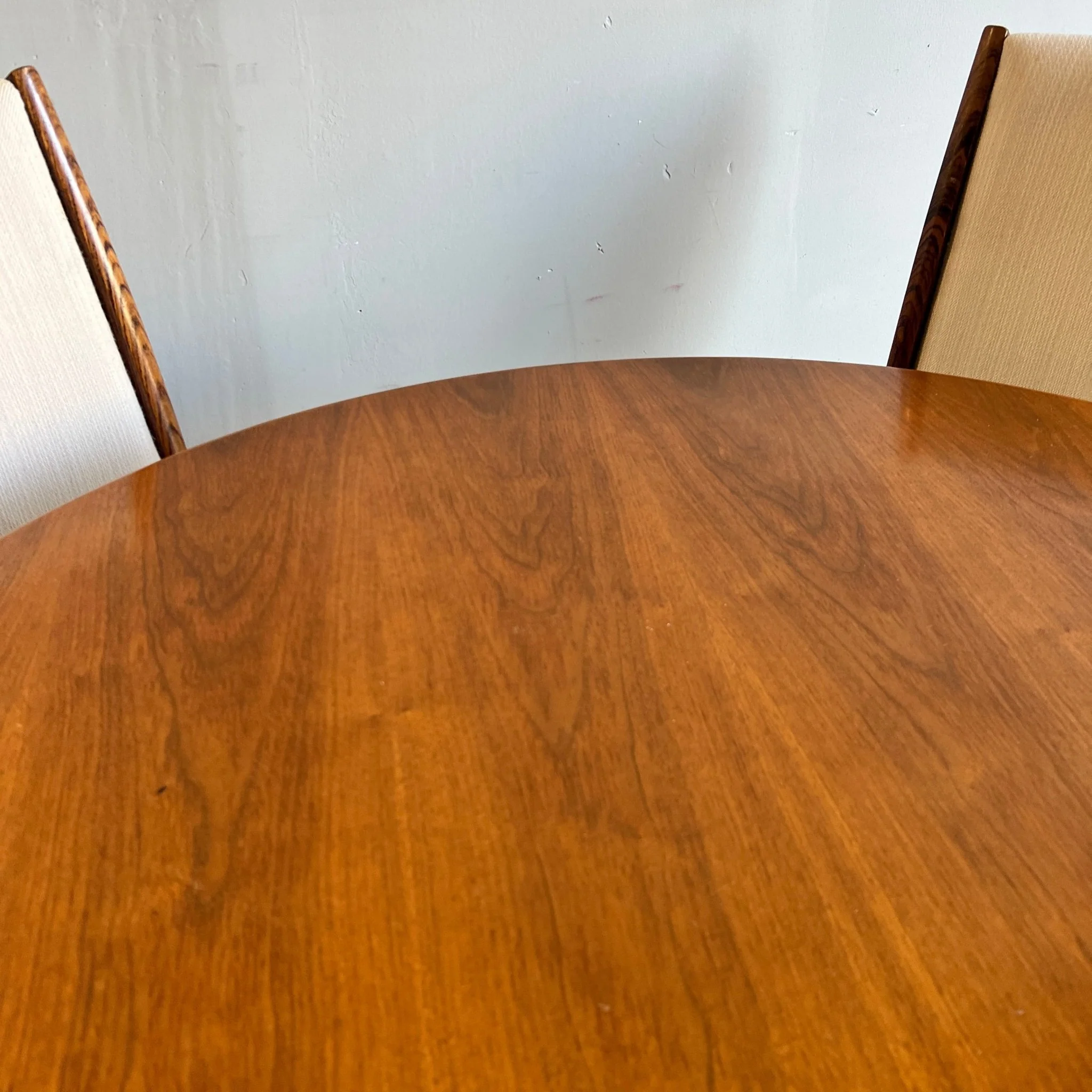 Authentic Knoll Eero Saarinen 42 dining table - Image 5