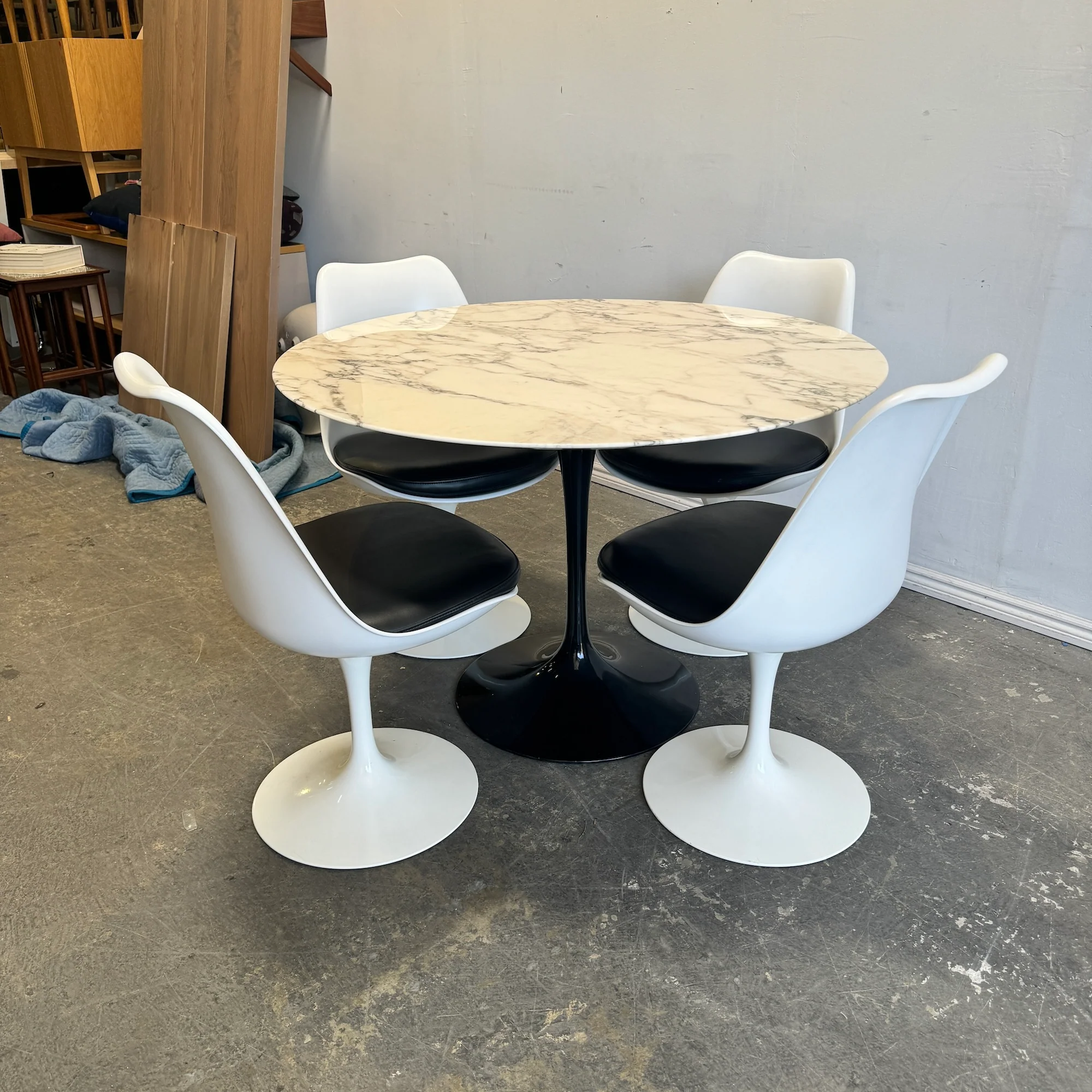 Authentic! Knoll Eero Saarinen Tulip 42" Dining Table - Image 2