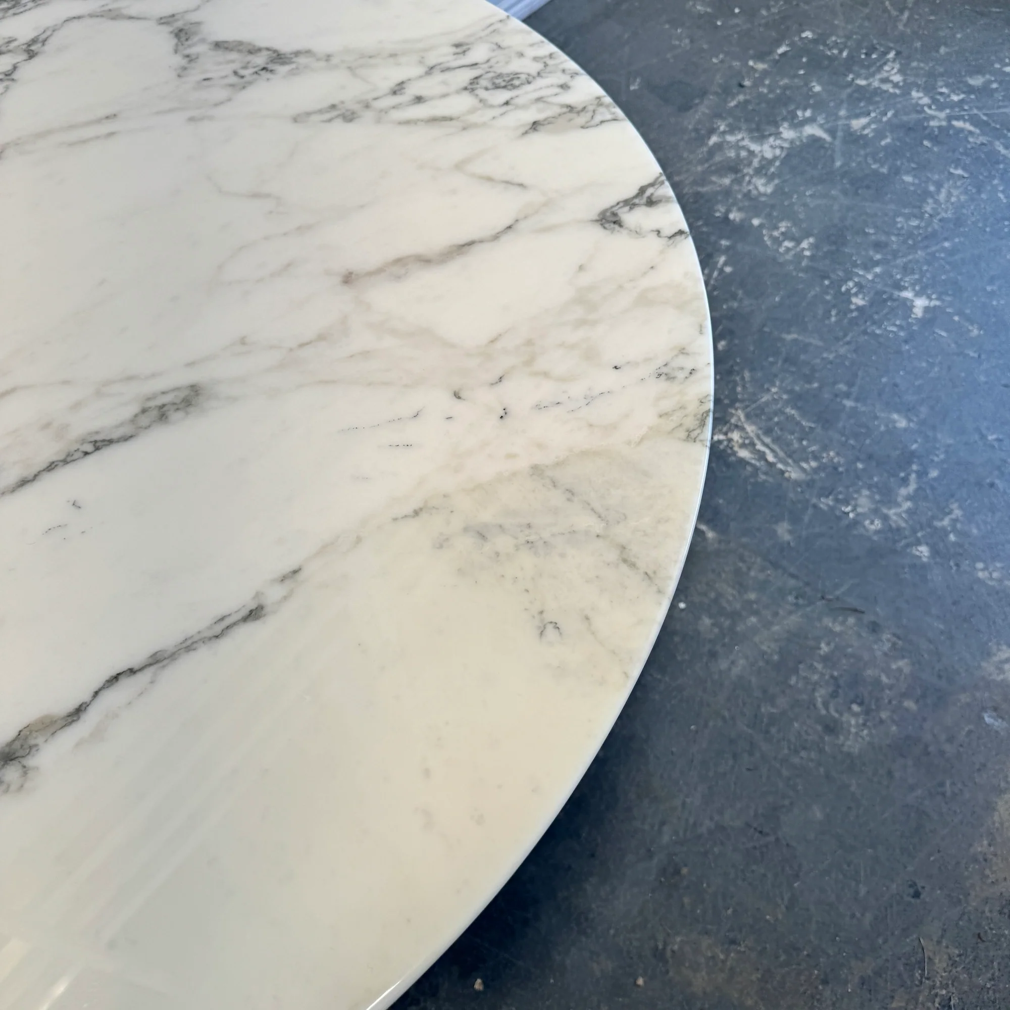 Authentic! Knoll Eero Saarinen Tulip 42" Dining Table - Image 5