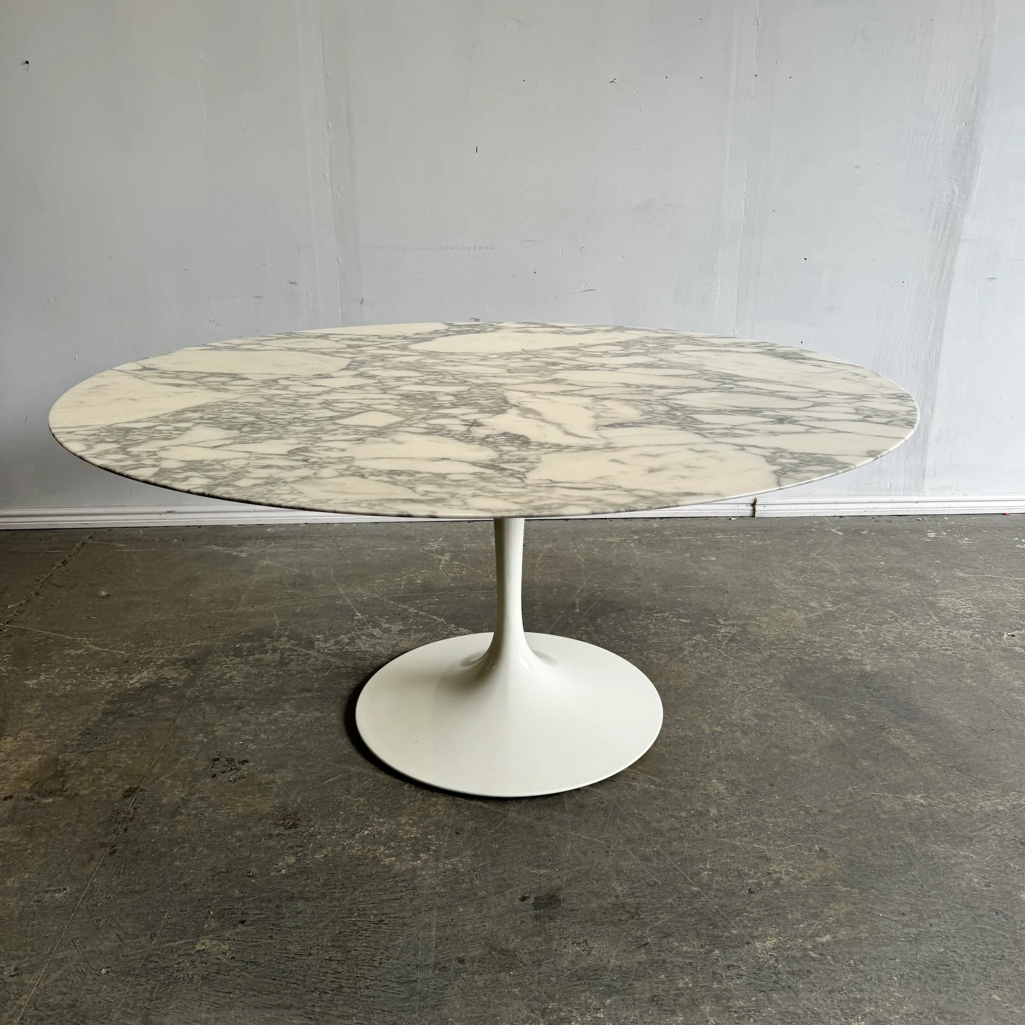 Authentic! Knoll Saarinen 60" Arabescato Marble Table