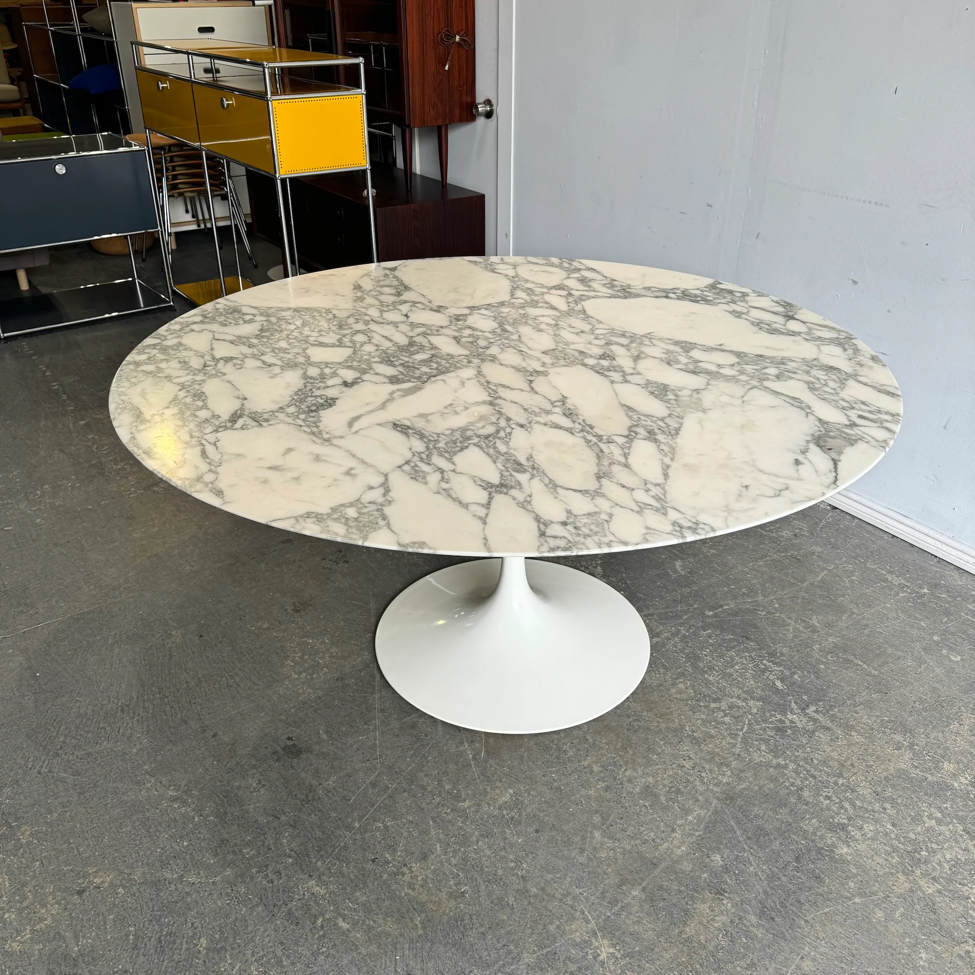 Authentic! Knoll Saarinen 60" Arabescato Marble Table - Image 2