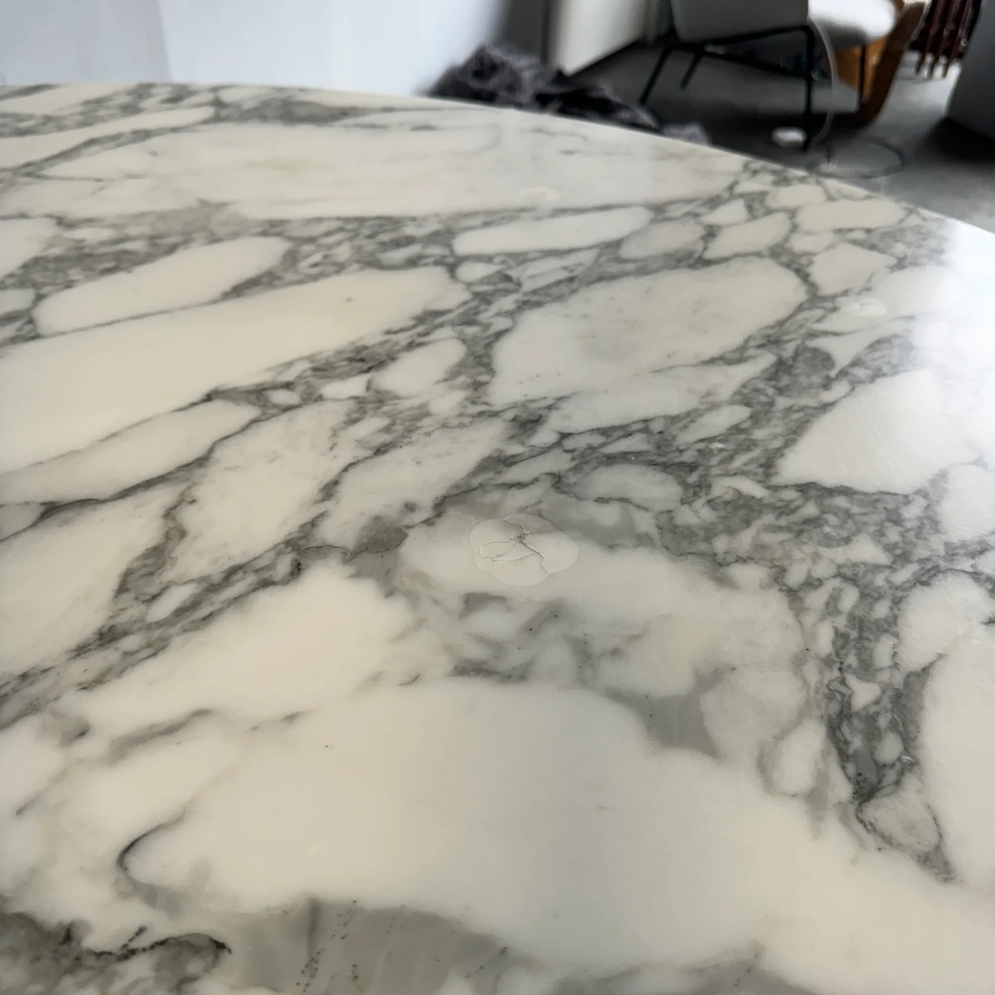 Authentic! Knoll Saarinen 60" Arabescato Marble Table - Image 3