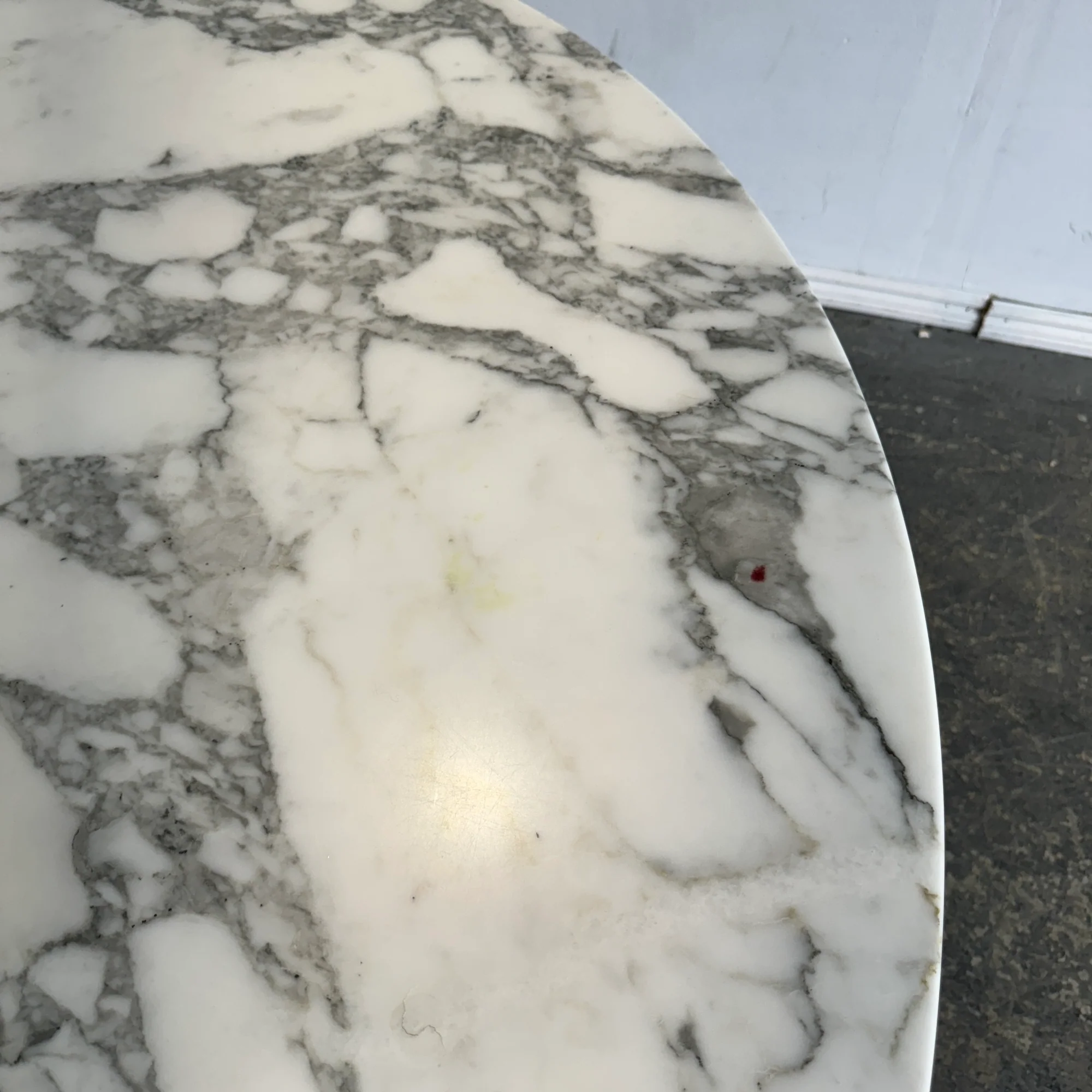 Authentic! Knoll Saarinen 60" Arabescato Marble Table - Image 4