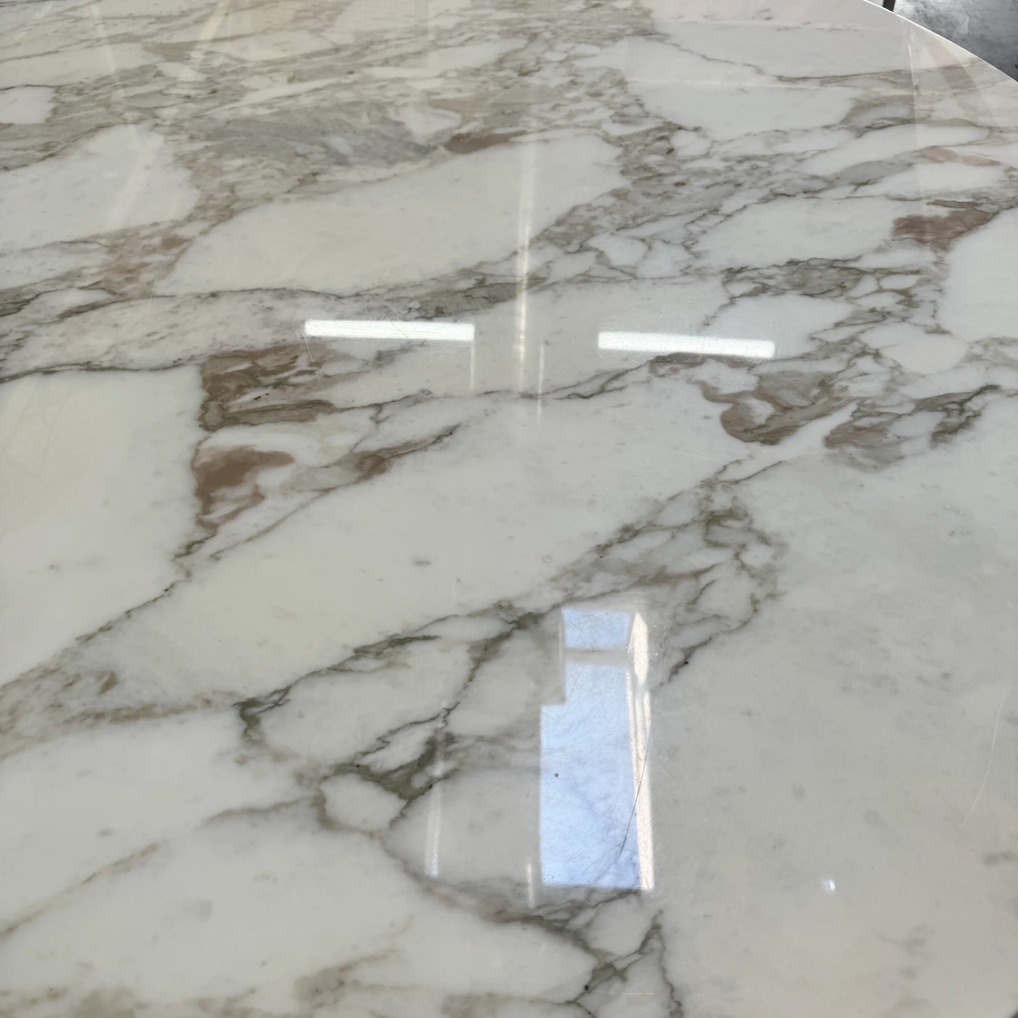 Authentic Knoll Saarinen 'Calacatta marble 54 Table - Image 4
