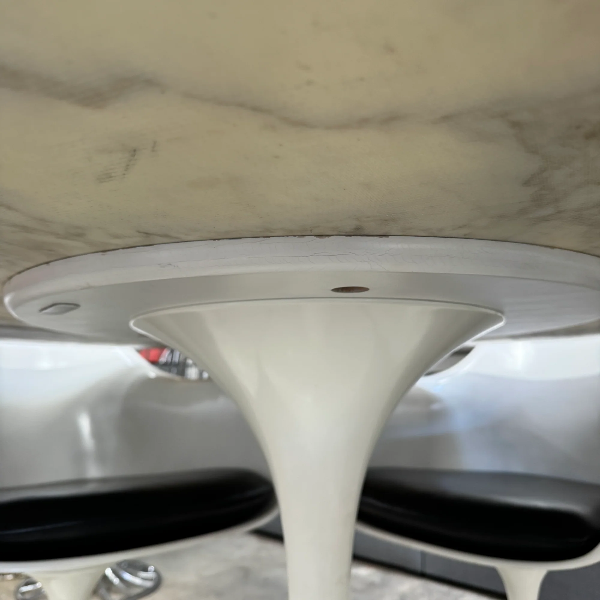 Authentic Knoll Saarinen 'Calacatta marble 54 Table - Image 7