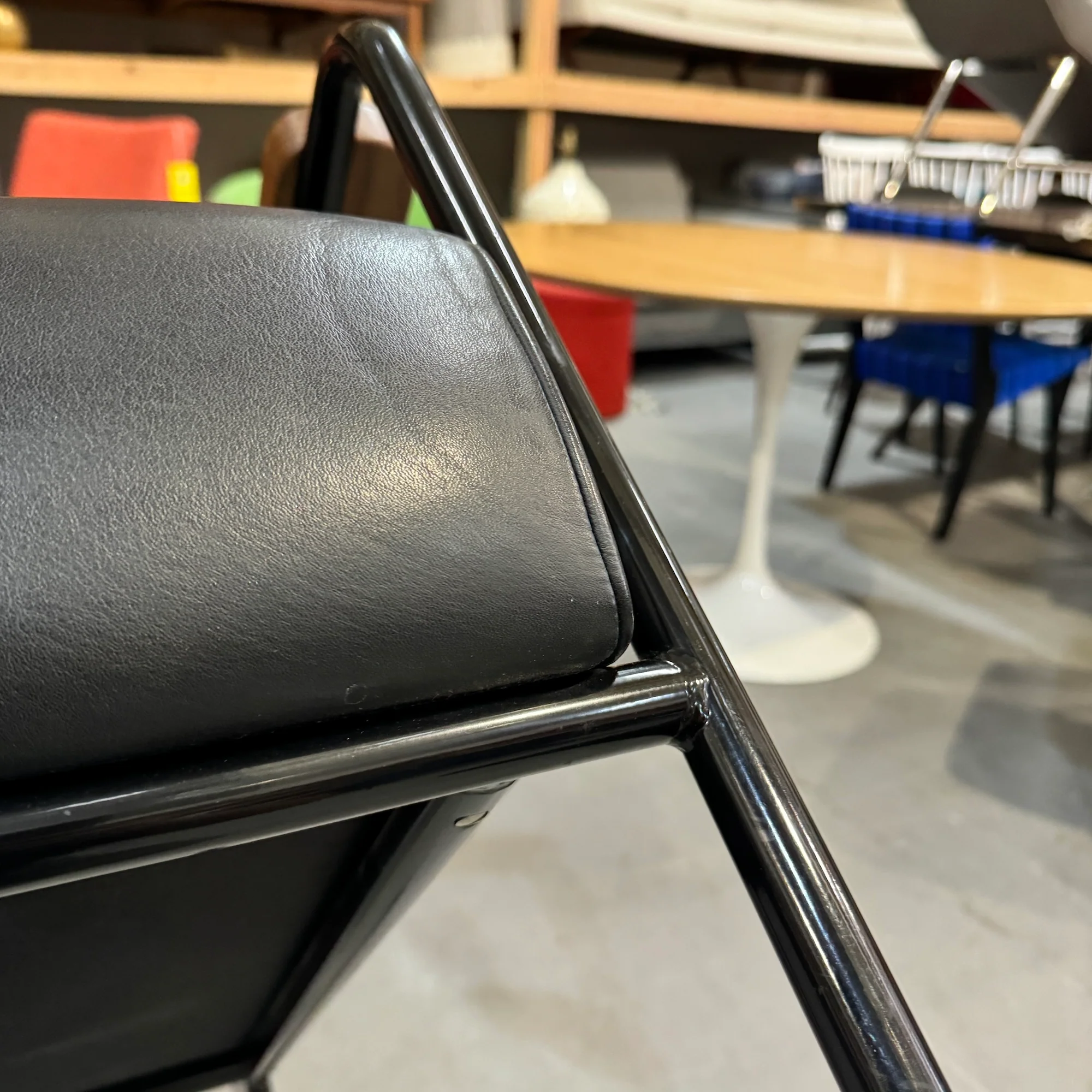 Authentic! Vitra iconic Prouvé Premium leather lounge chair - Image 7