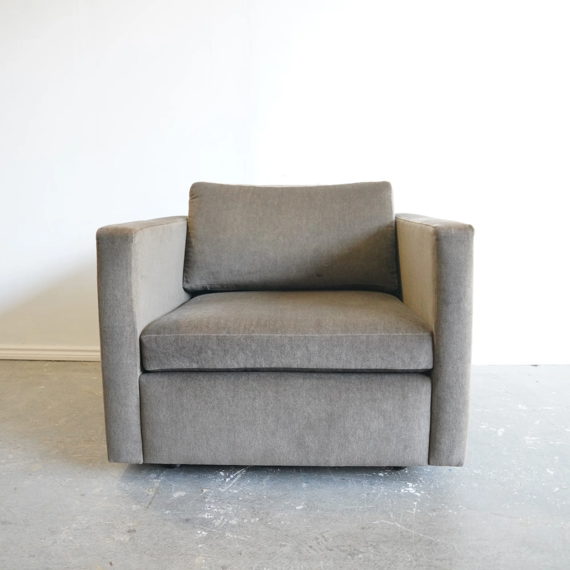 BIRNEY Designed by Martin Brattrud Studio