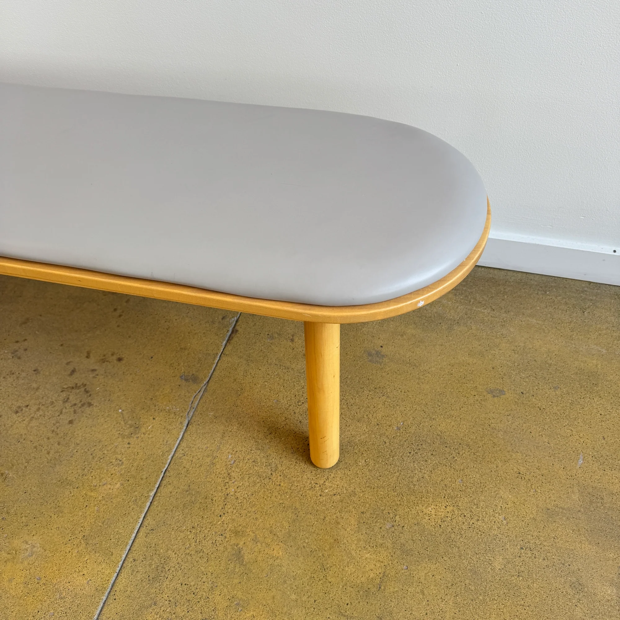 Corral Pill Extra Long leather upholstery bench - Image 4