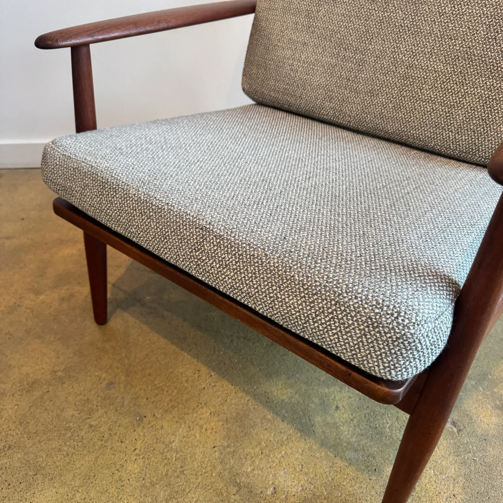 Danish Modern 1960s MM Moreddi Teak Lounge Chair (New Upholstery) - Image 4