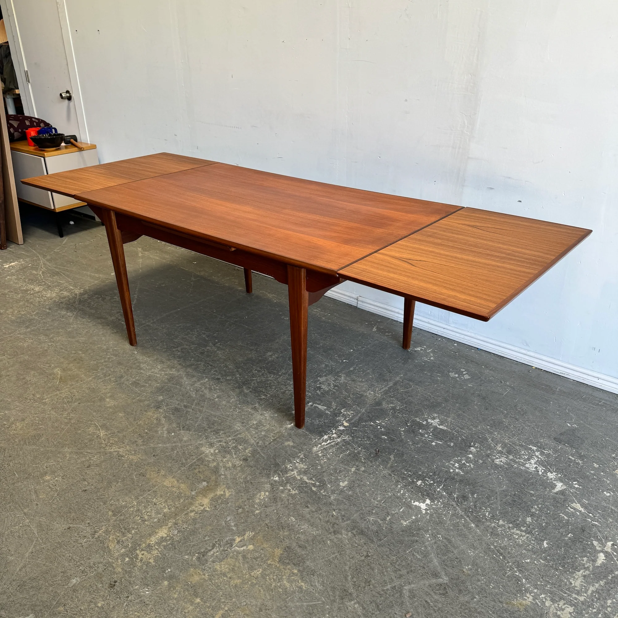 Danish Modern Expandable teak dining table - Image 3