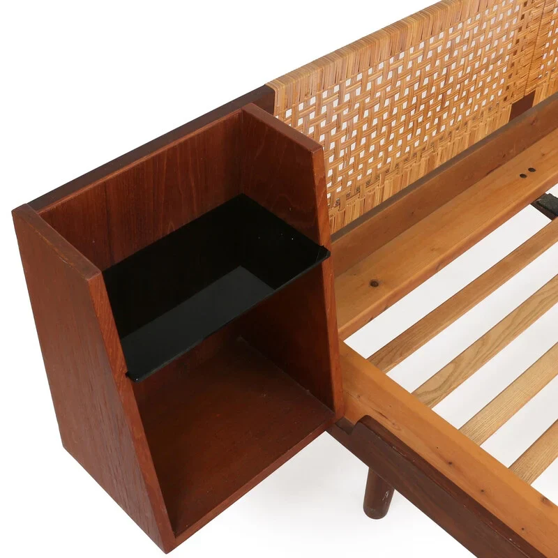 Danish Modern Hans Wegner Ge701 queen bed by Getama - Image 2