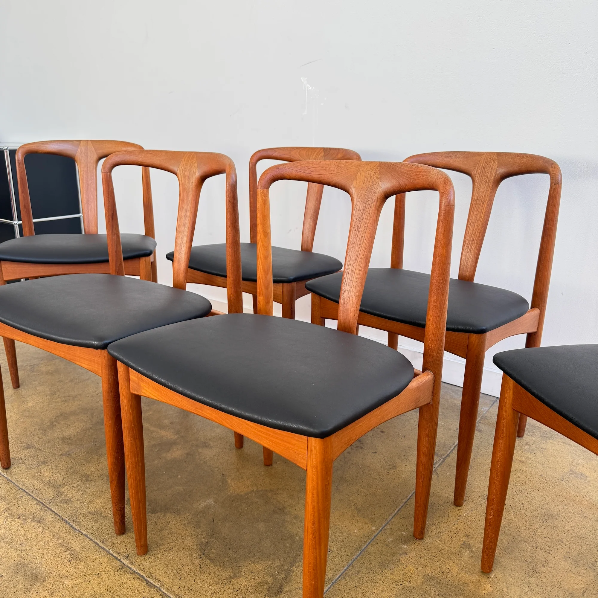 Danish Modern Johannès Andersen Set of 6 "Juliane" Teak Chairs - Image 4