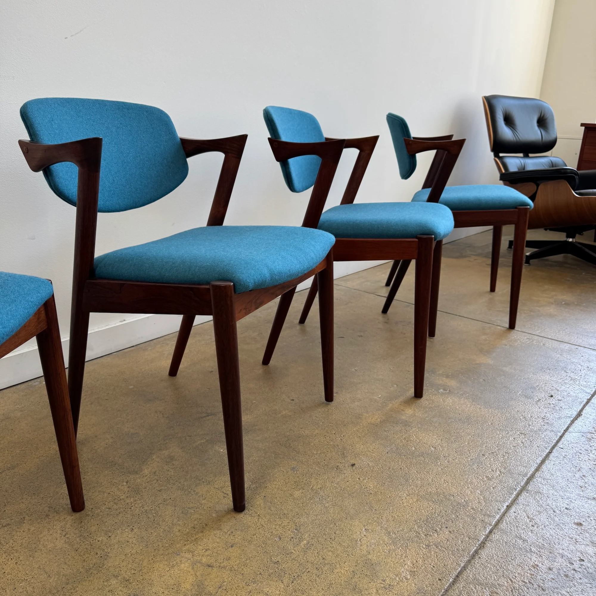 Danish Modern Kai Kristiansen set of 4 Rosewood Model 42 Dining Chairs (Fully Restored) - Image 4