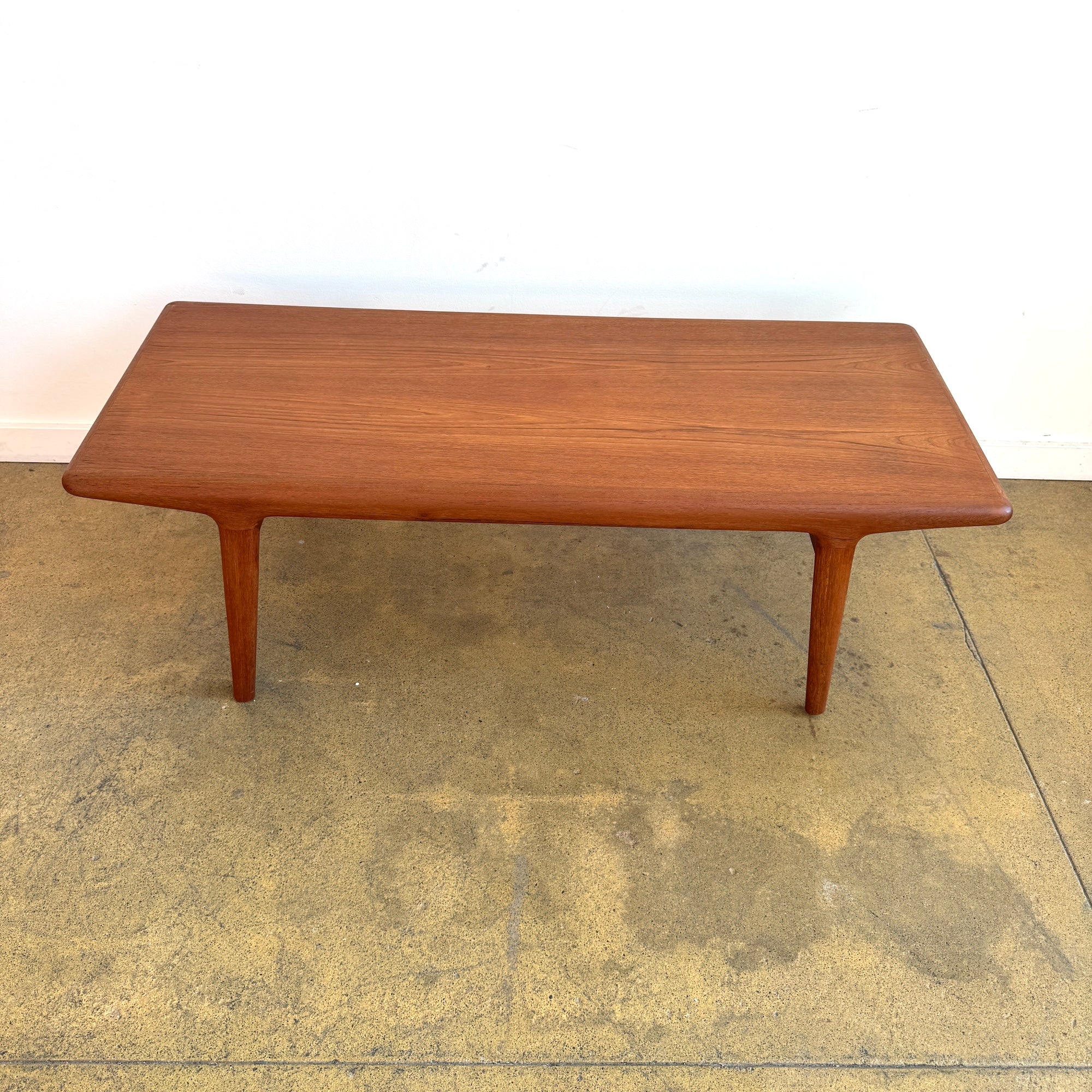 Danish Modern Niels Møller Model 40 Coffee Table by J.L. Møllers Møbelfabrik (Refinished) - Image 2