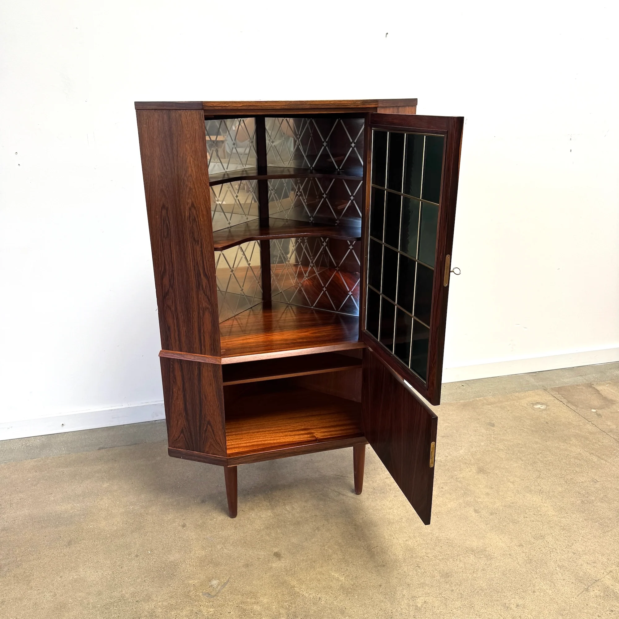 Danish Modern Rosewood Bar Corner Cabinet with Mirrored Interior - Image 2