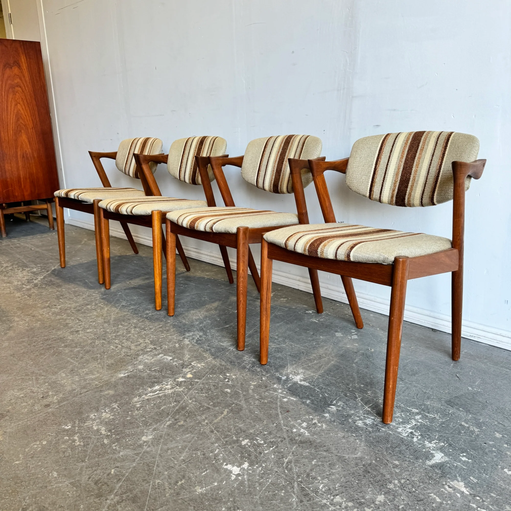 Danish Modern Set of 4 Kai Kristiansen Model 42 Dining Chairs in Teak - Image 2