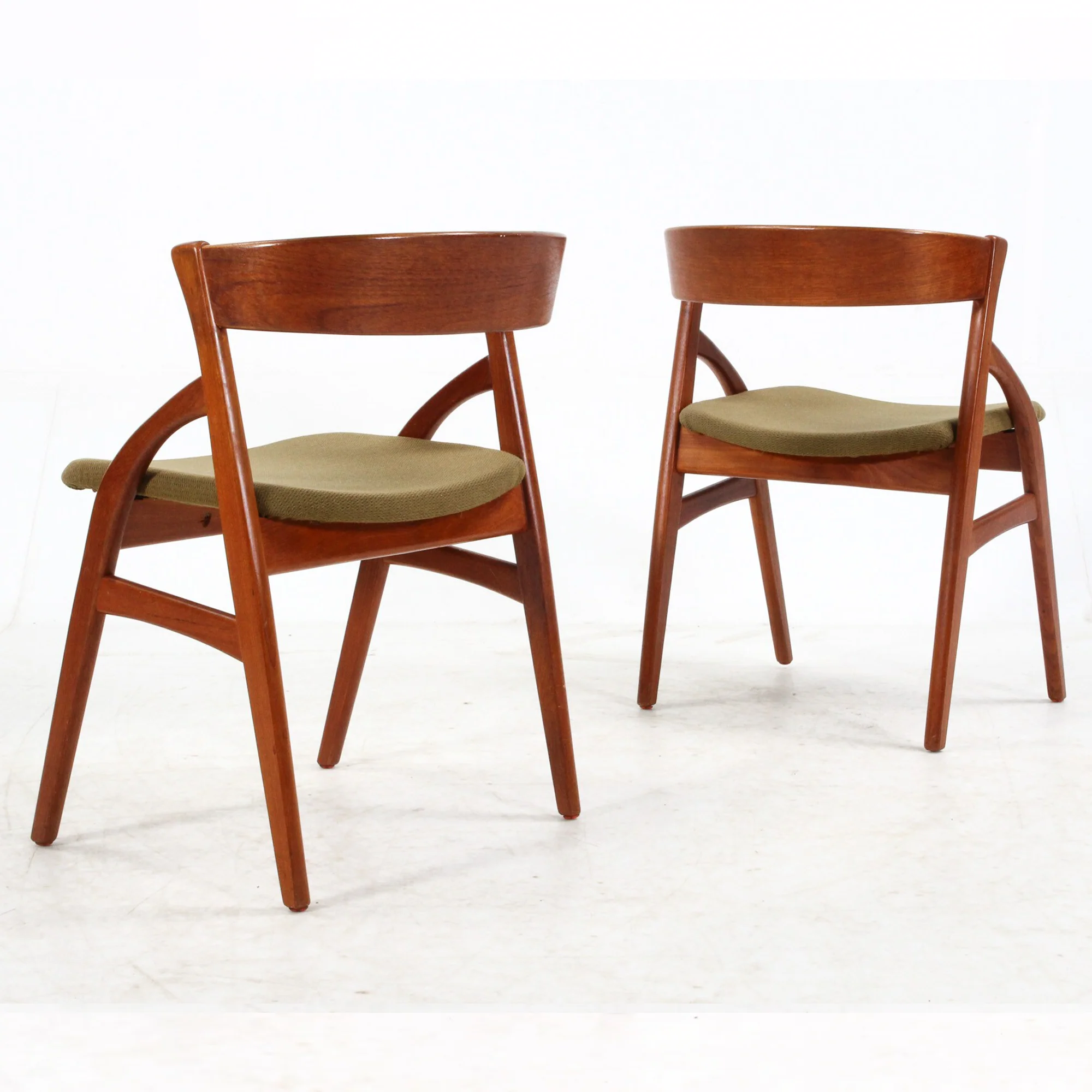 Danish Modern set of 6 teak chairs by Dyrlund - Image 3