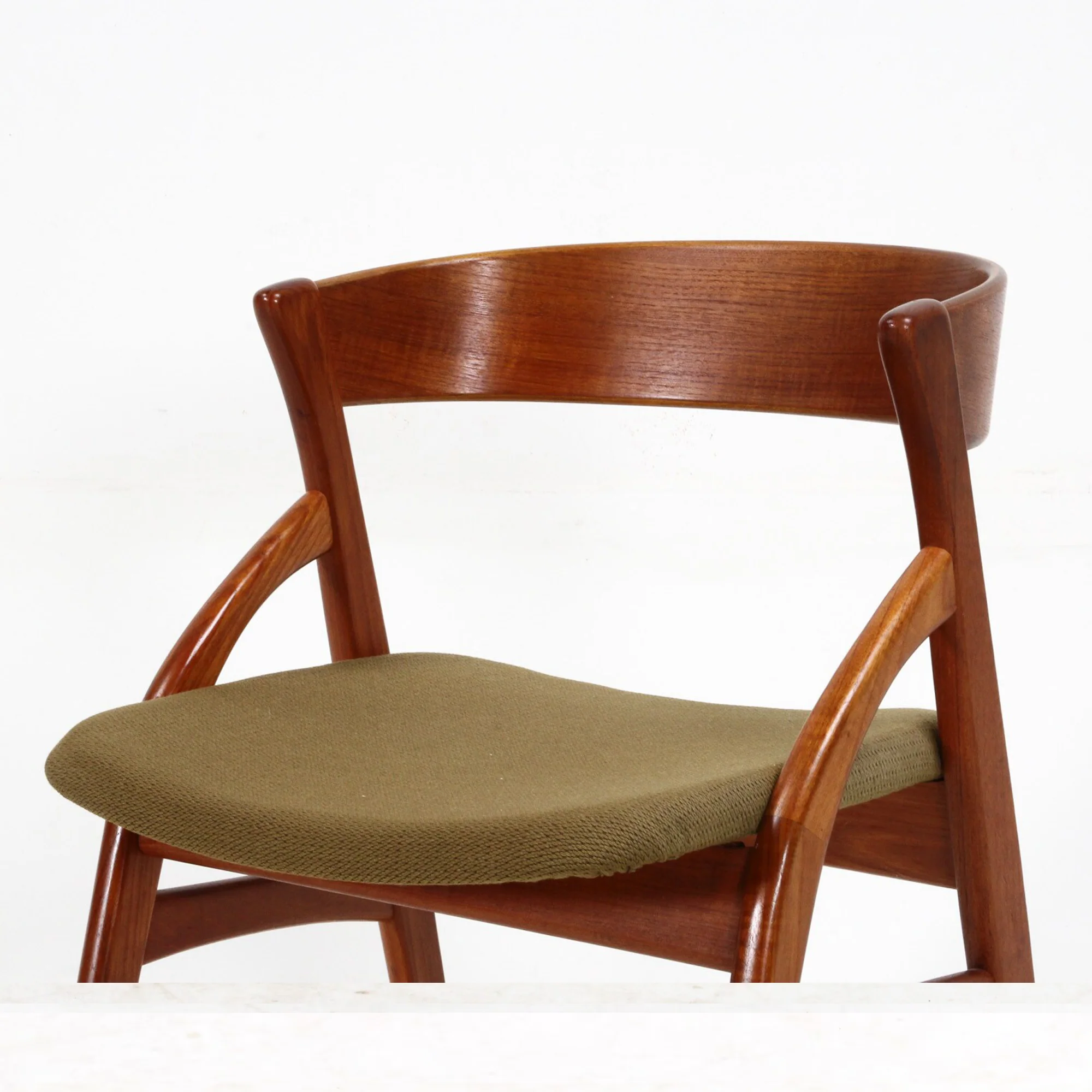 Danish Modern set of 6 teak chairs by Dyrlund - Image 4