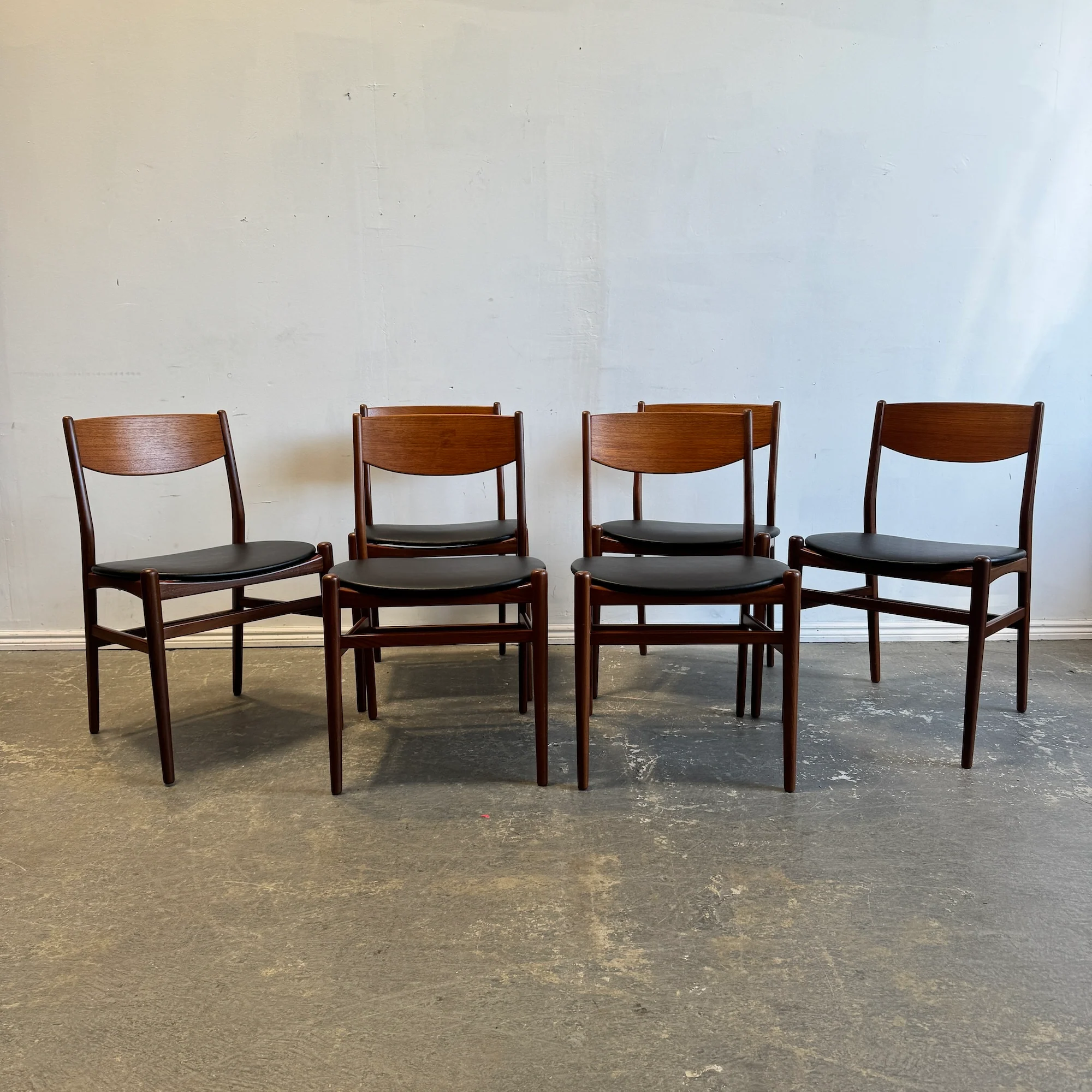 Danish Modern set of 6 Teak dining chairs