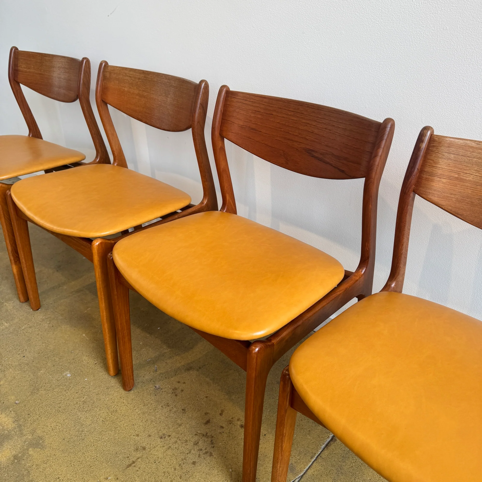 Danish Modern "Set of 6" Teak dining chairs by P.E. Jørgensen (New Upholstery) - Image 6