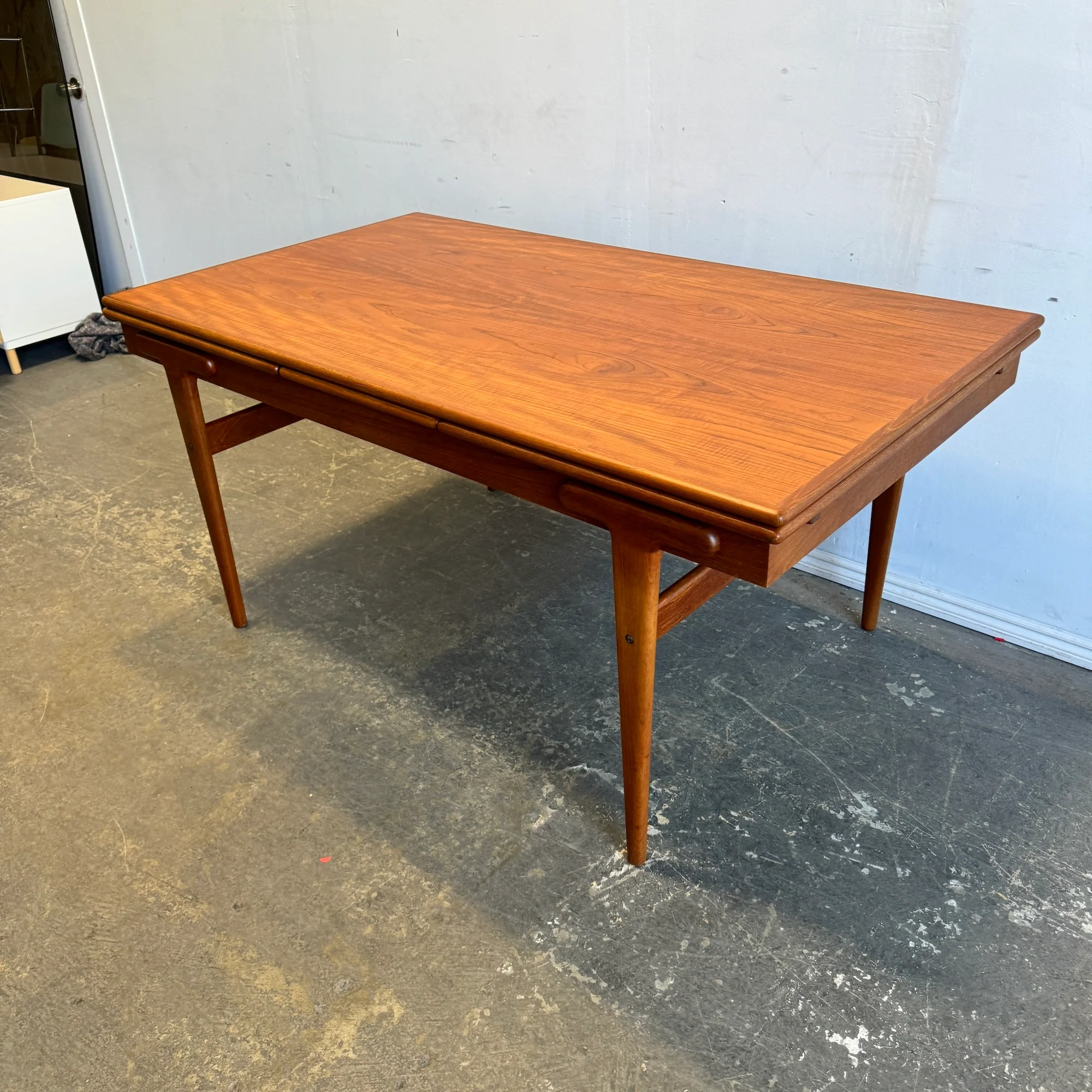 Danish Modern teak Expandable dining table by Ejvind Johansson for Ivan Gern - Image 3