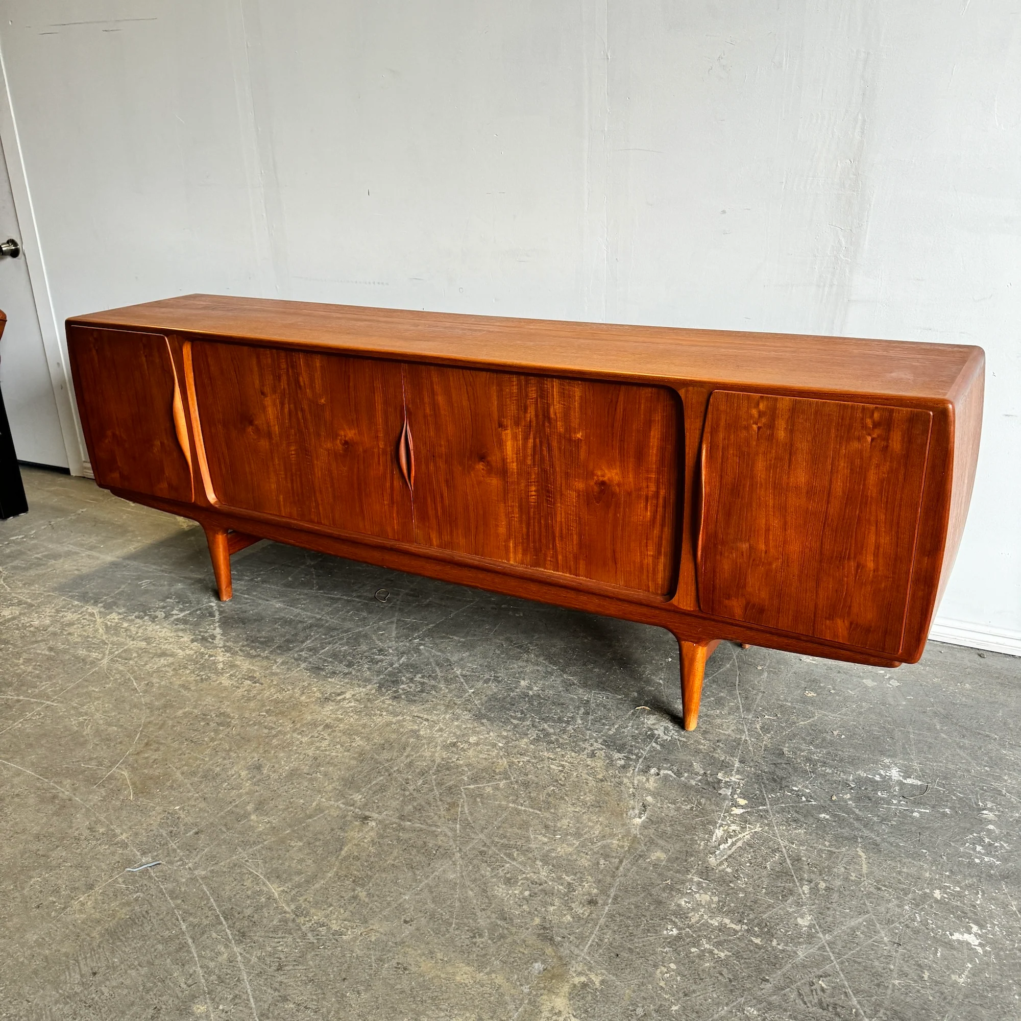 Danish Modern U16 Sideboard in Teak by Johannes Andersen for Uldum Mobelfabrik - Image 4