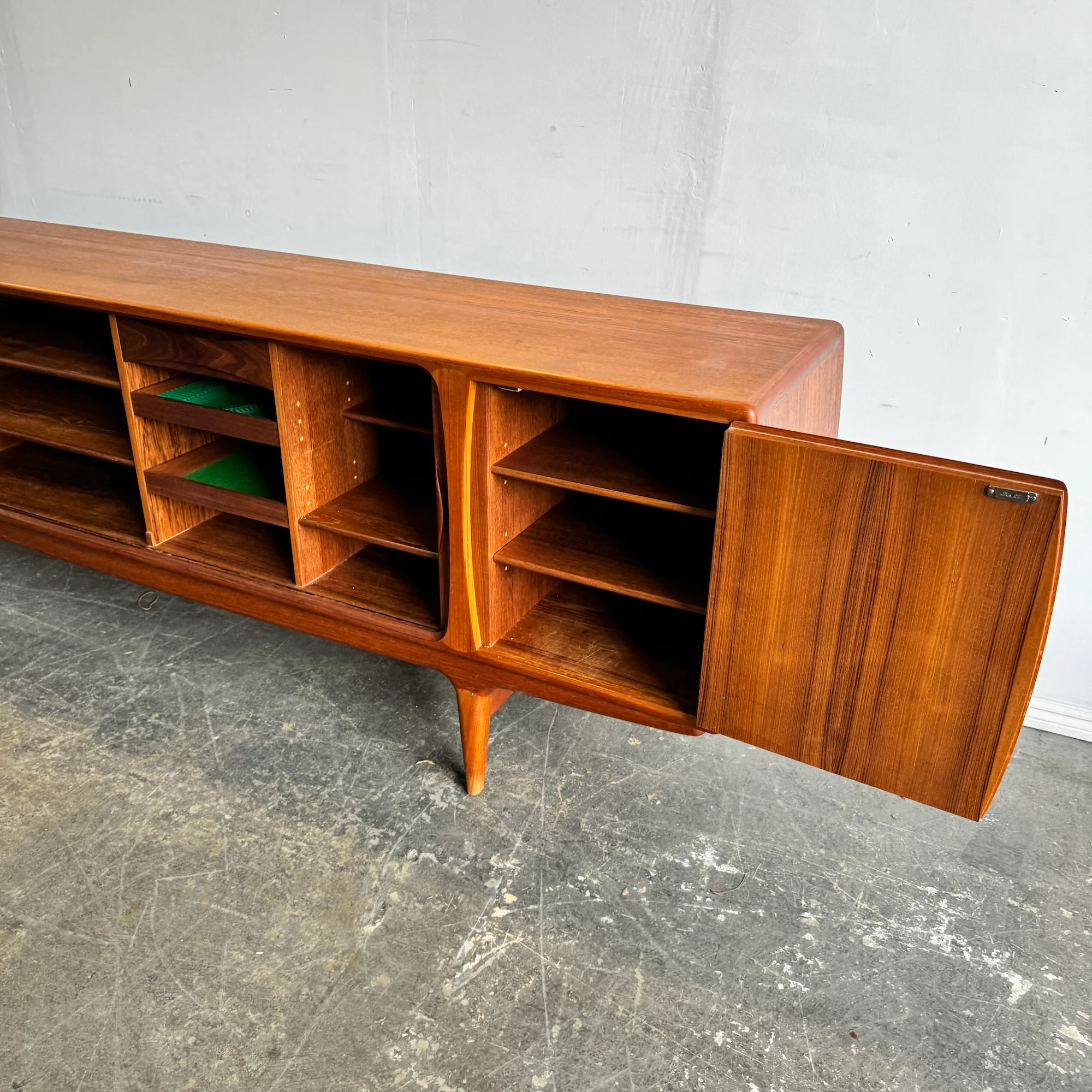 Danish Modern U16 Sideboard in Teak by Johannes Andersen for Uldum Mobelfabrik - Image 5