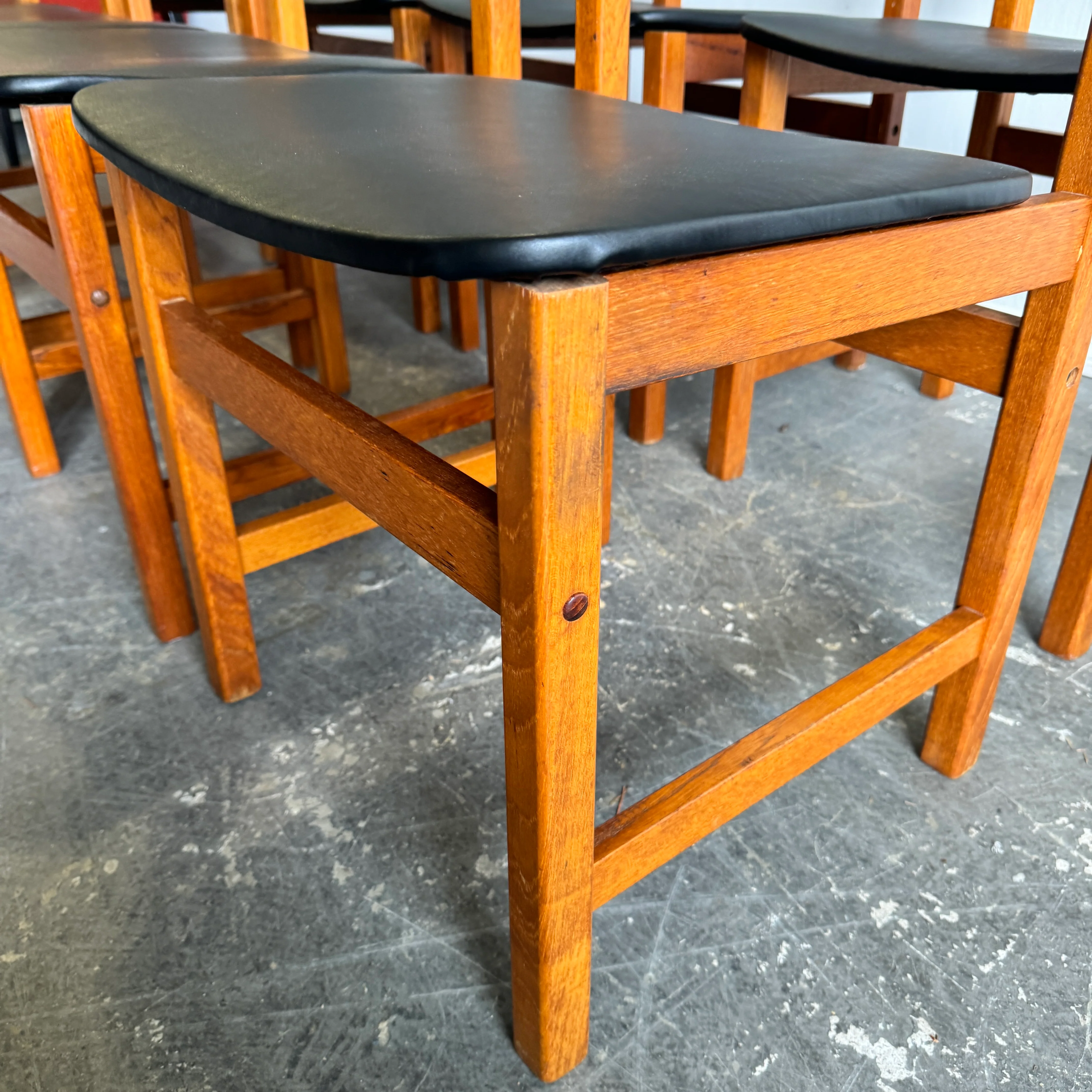 Danish Set of 8 Benny Linden teak dining chairs - Image 5